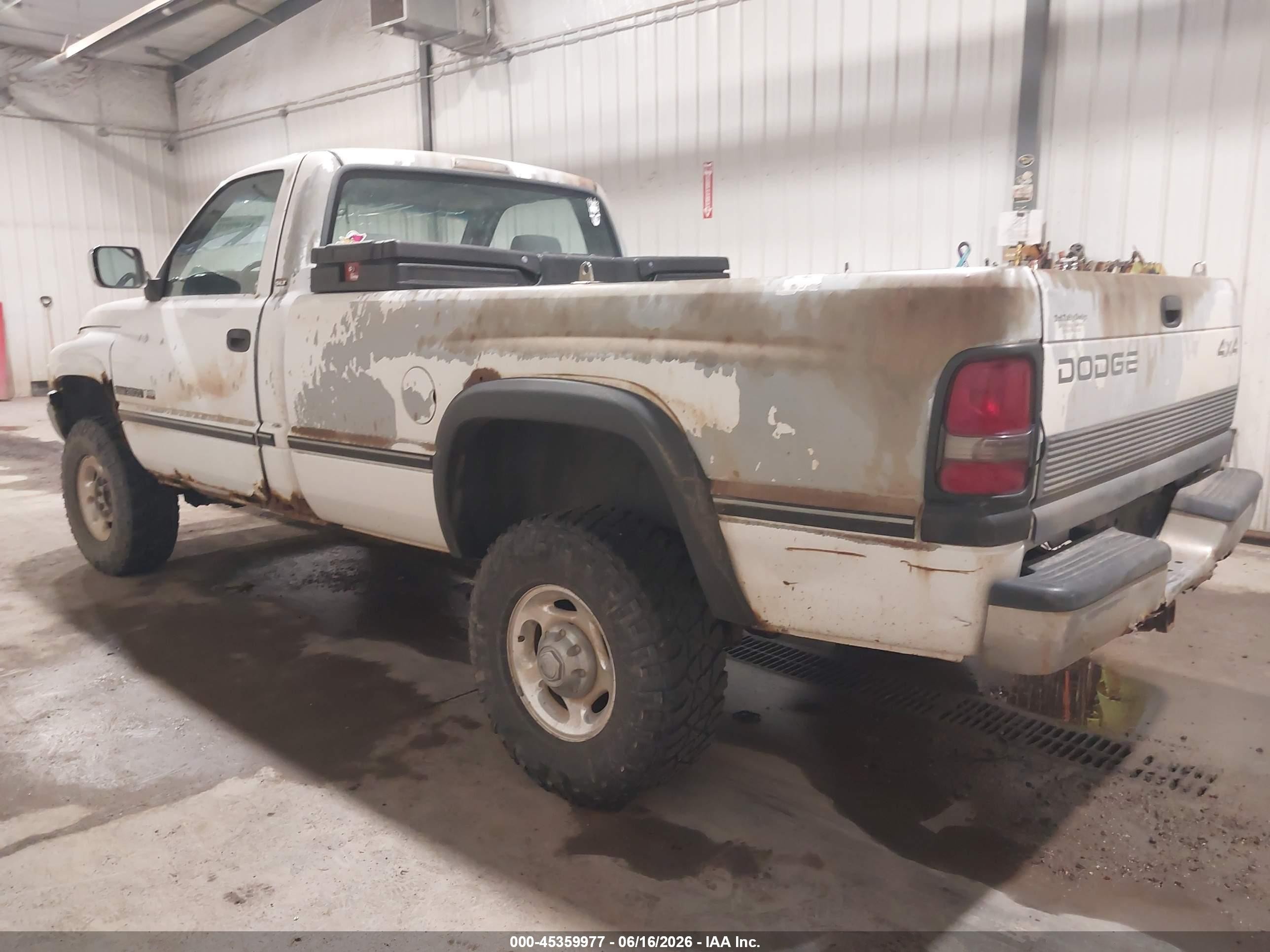 1996 Dodge Ram 2500   White vin: 1B7KF26W9TS649089