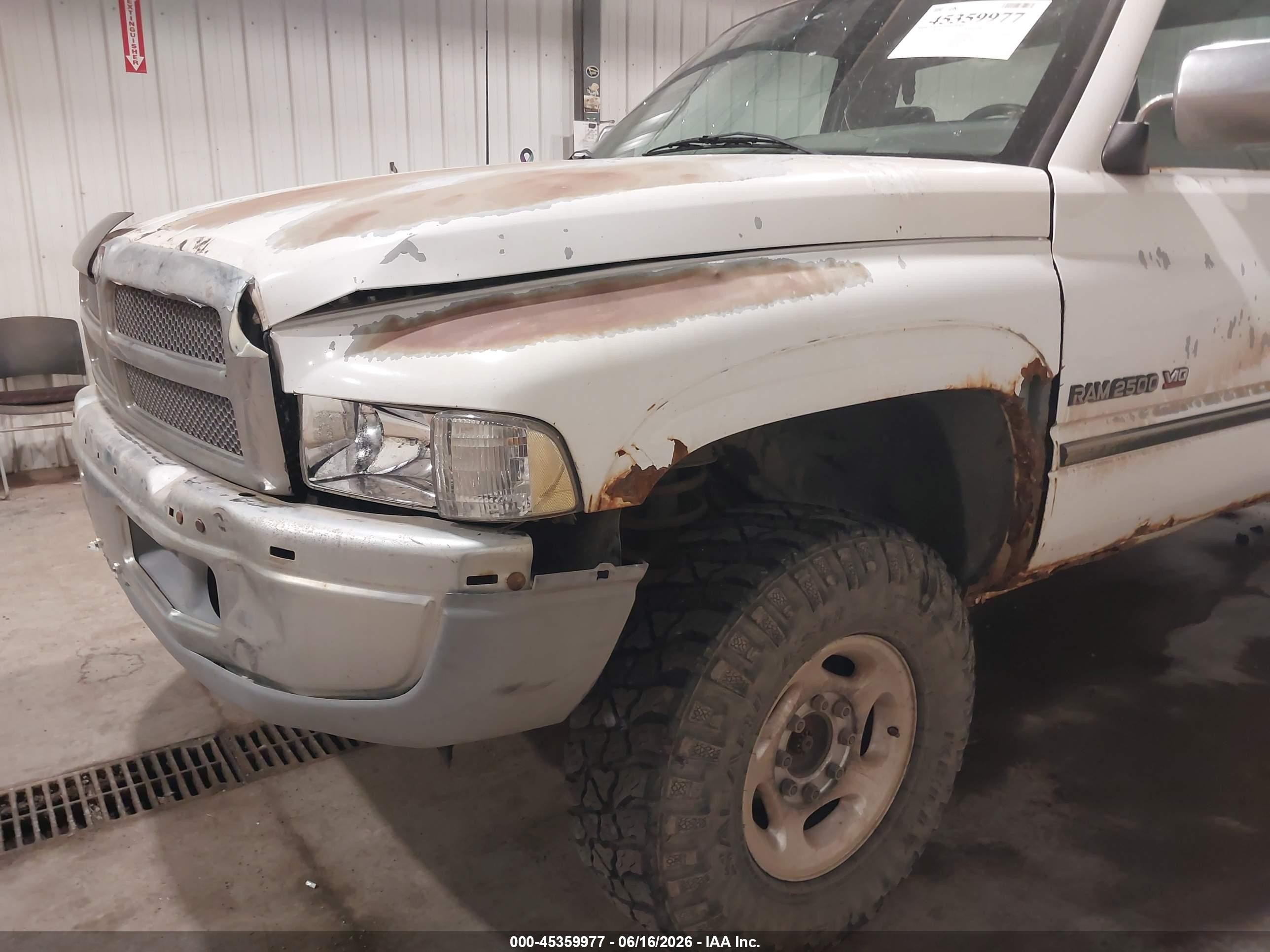 1996 Dodge Ram 2500   White vin: 1B7KF26W9TS649089