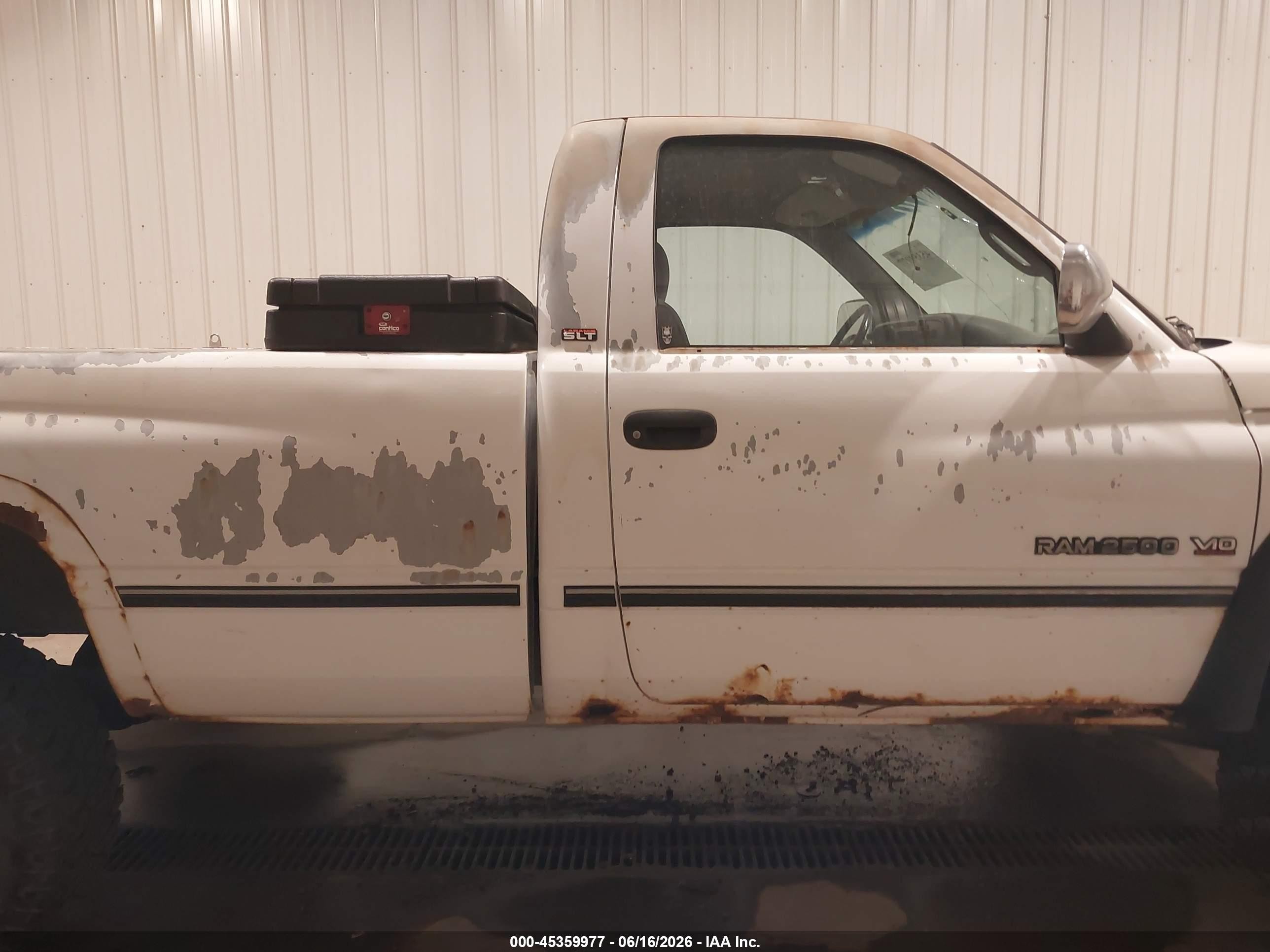 1996 Dodge Ram 2500   White vin: 1B7KF26W9TS649089