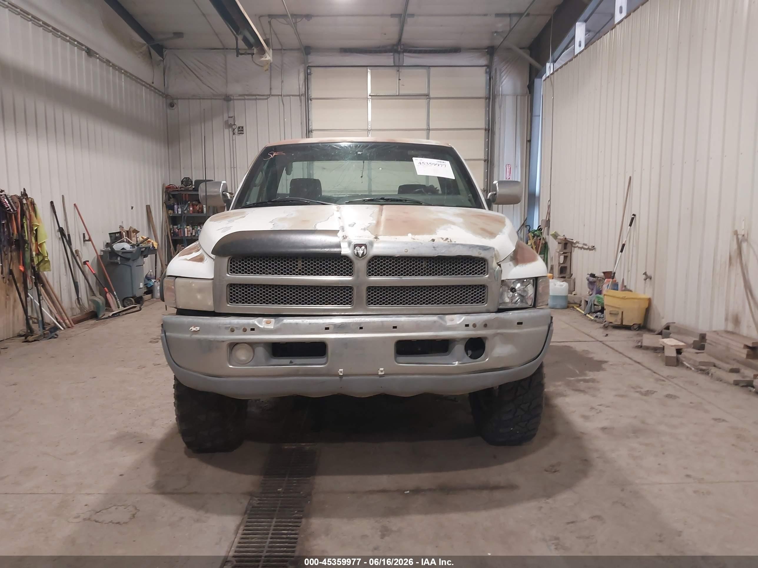1996 Dodge Ram 2500   White vin: 1B7KF26W9TS649089
