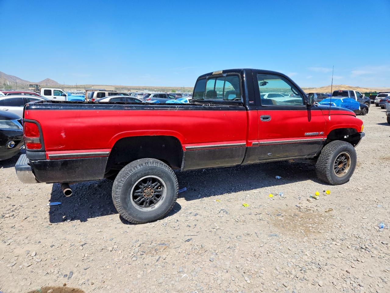 1994 Dodge Ram 2500 Red vin: 1B7KF26WXRS602159