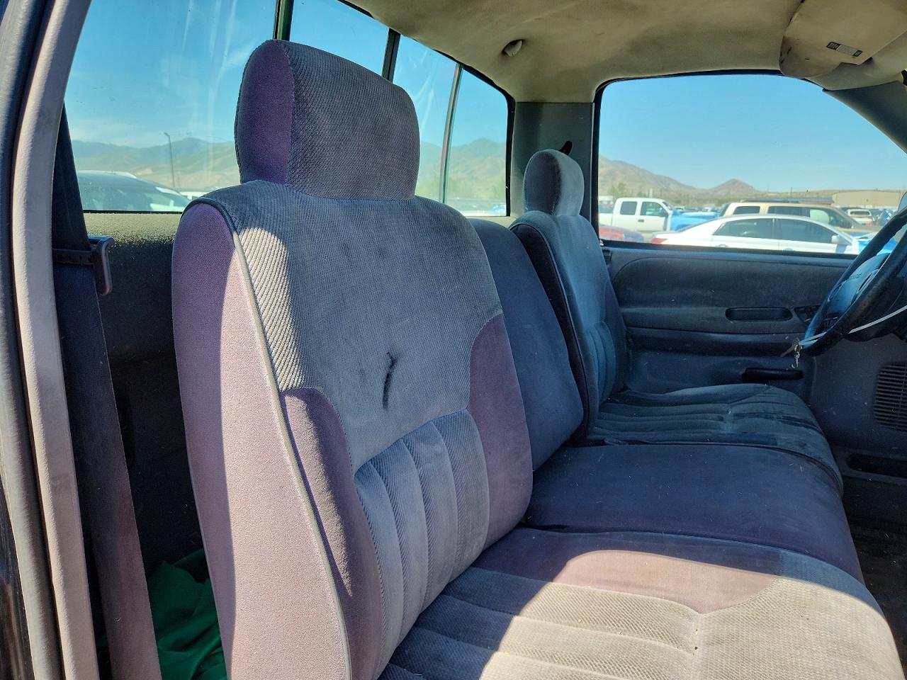 1994 Dodge Ram 2500 Red vin: 1B7KF26WXRS602159