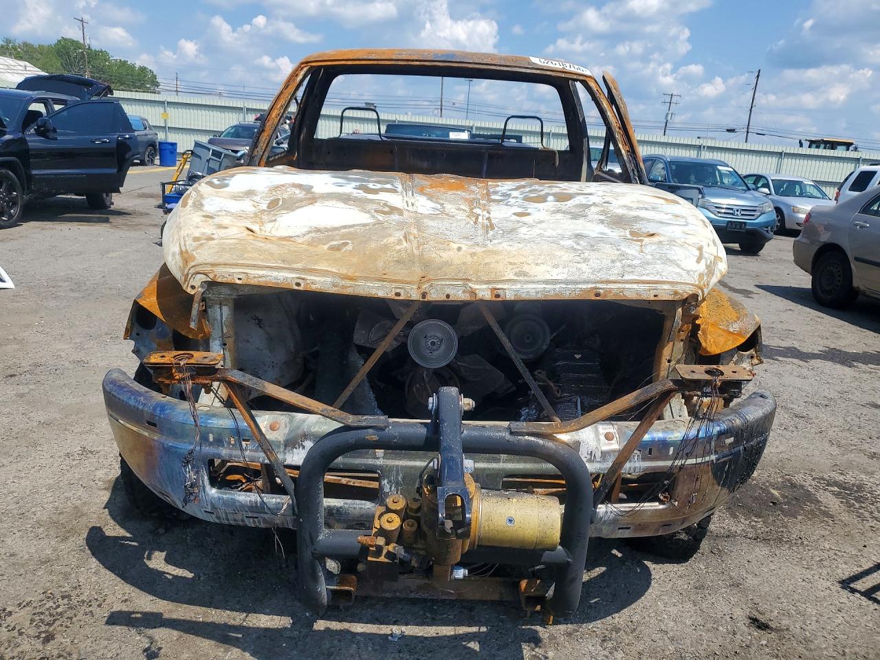 1997 Dodge Ram 2500 Пожар vin: 1B7KF26Z7VJ533585