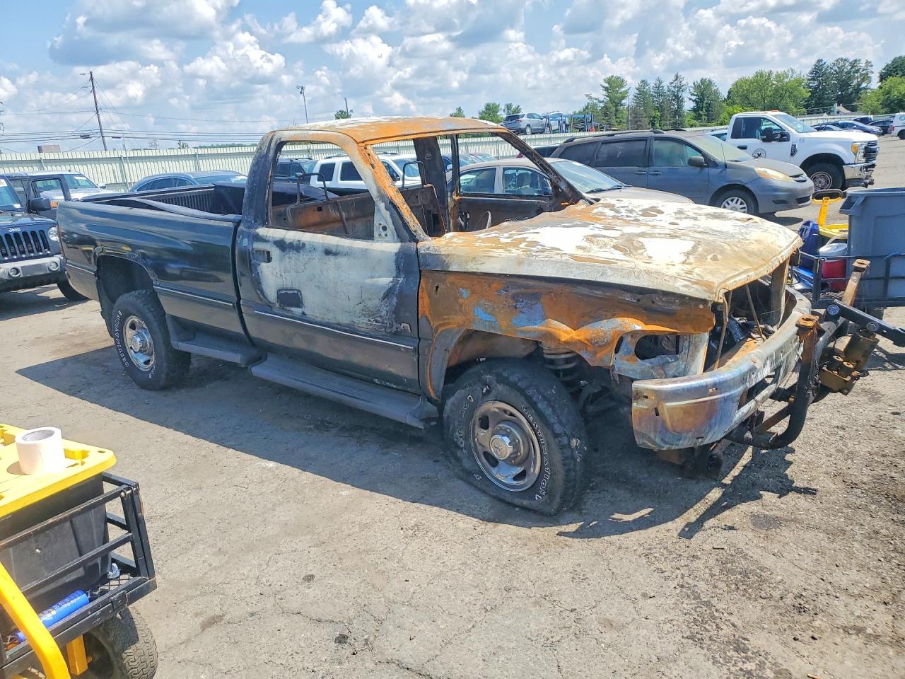 1997 Dodge Ram 2500 Пожар vin: 1B7KF26Z7VJ533585