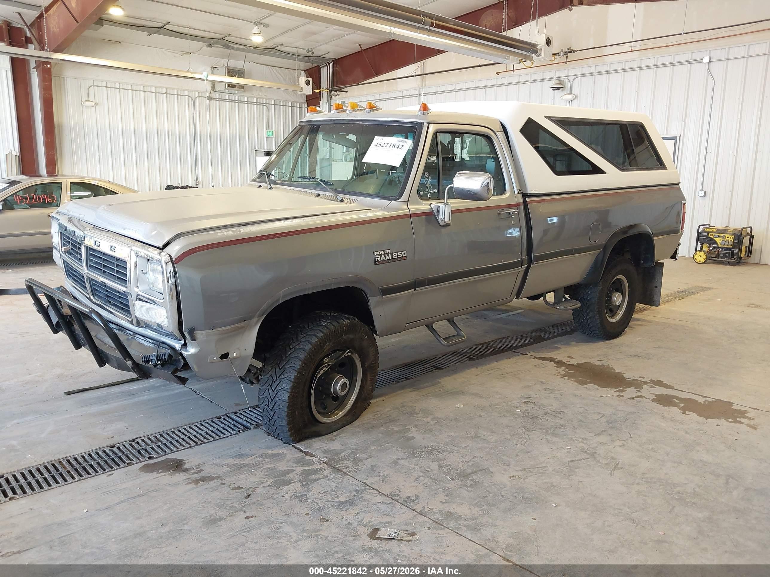 1993 Dodge W-series W200/w250 Gray vin: 1B7KM26C2PS252664