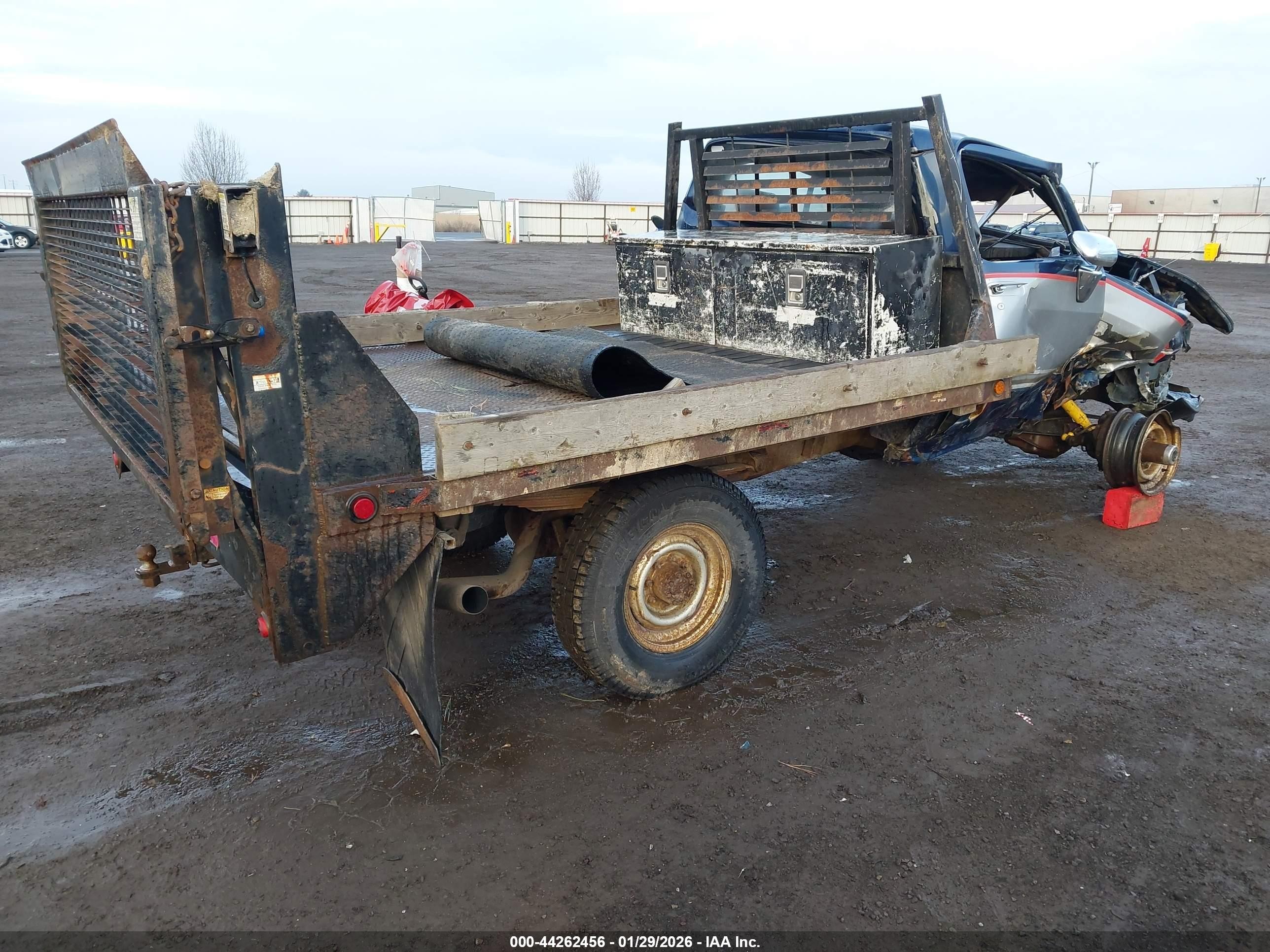 1992 Dodge W-series W200/w250 Серебряный vin: 1B7KM26C3NS589745