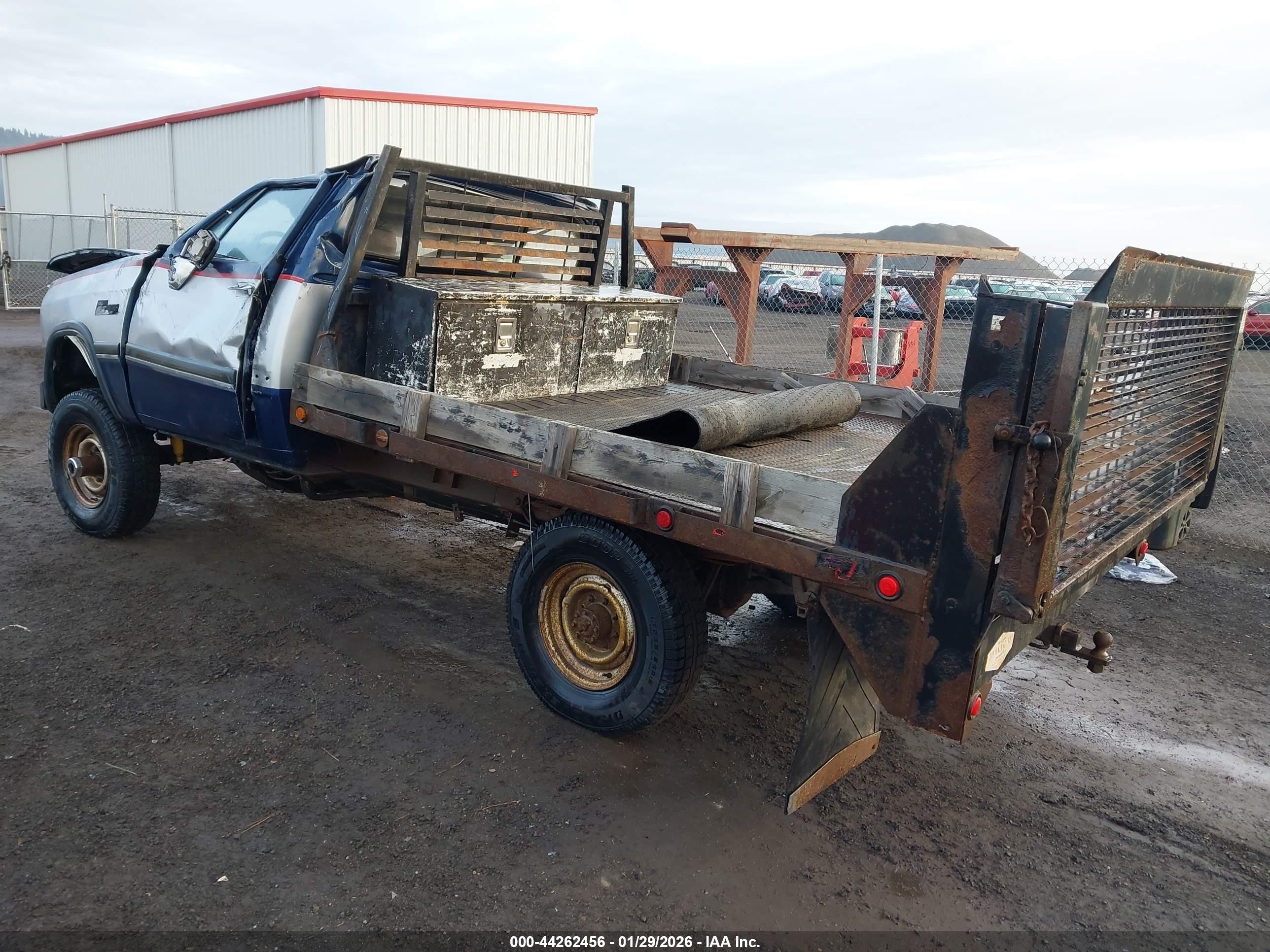 1992 Dodge W-series W200/w250 Серебряный vin: 1B7KM26C3NS589745