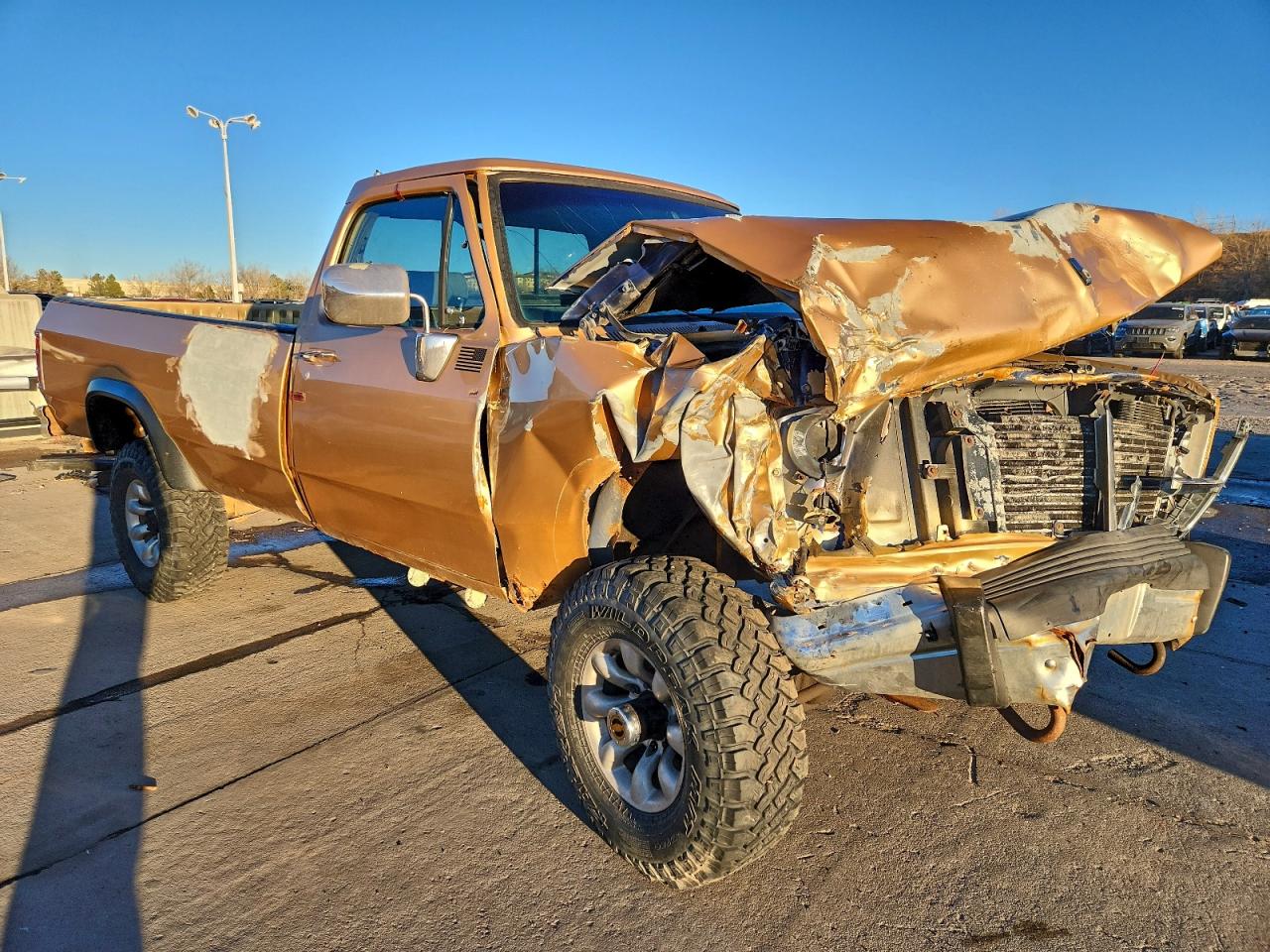 1992 Dodge W-series W200 Orange vin: 1B7KM26C5NS531667