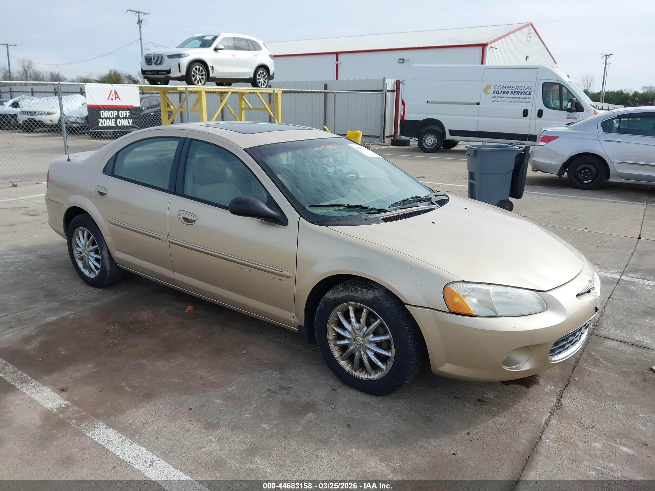 2001 Chrysler Sebring Lxi Золотой vin: 1C3AL56U01N527869