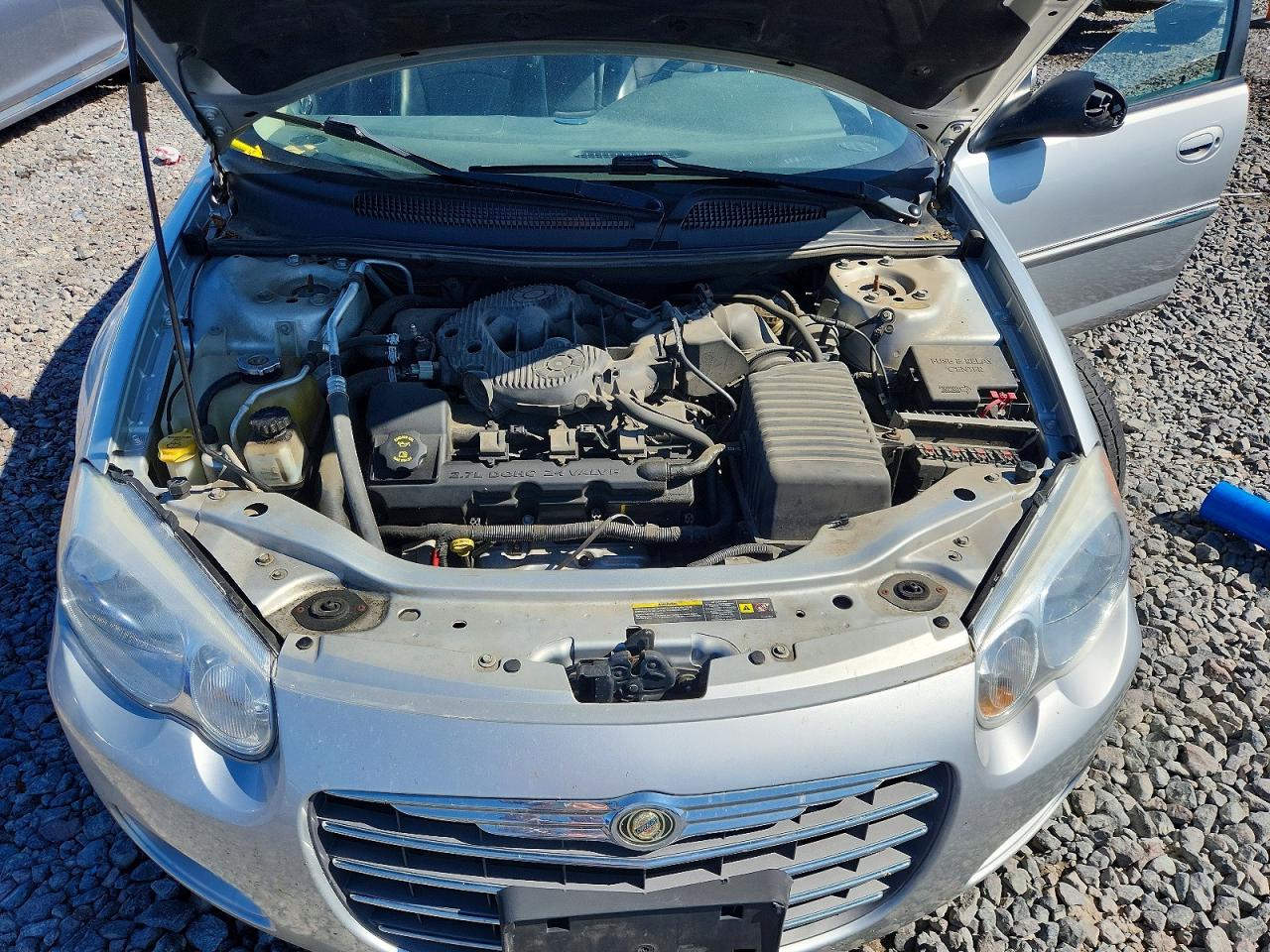 2005 Chrysler Sebring Limited Серебряный vin: 1C3AL66RX5N707948