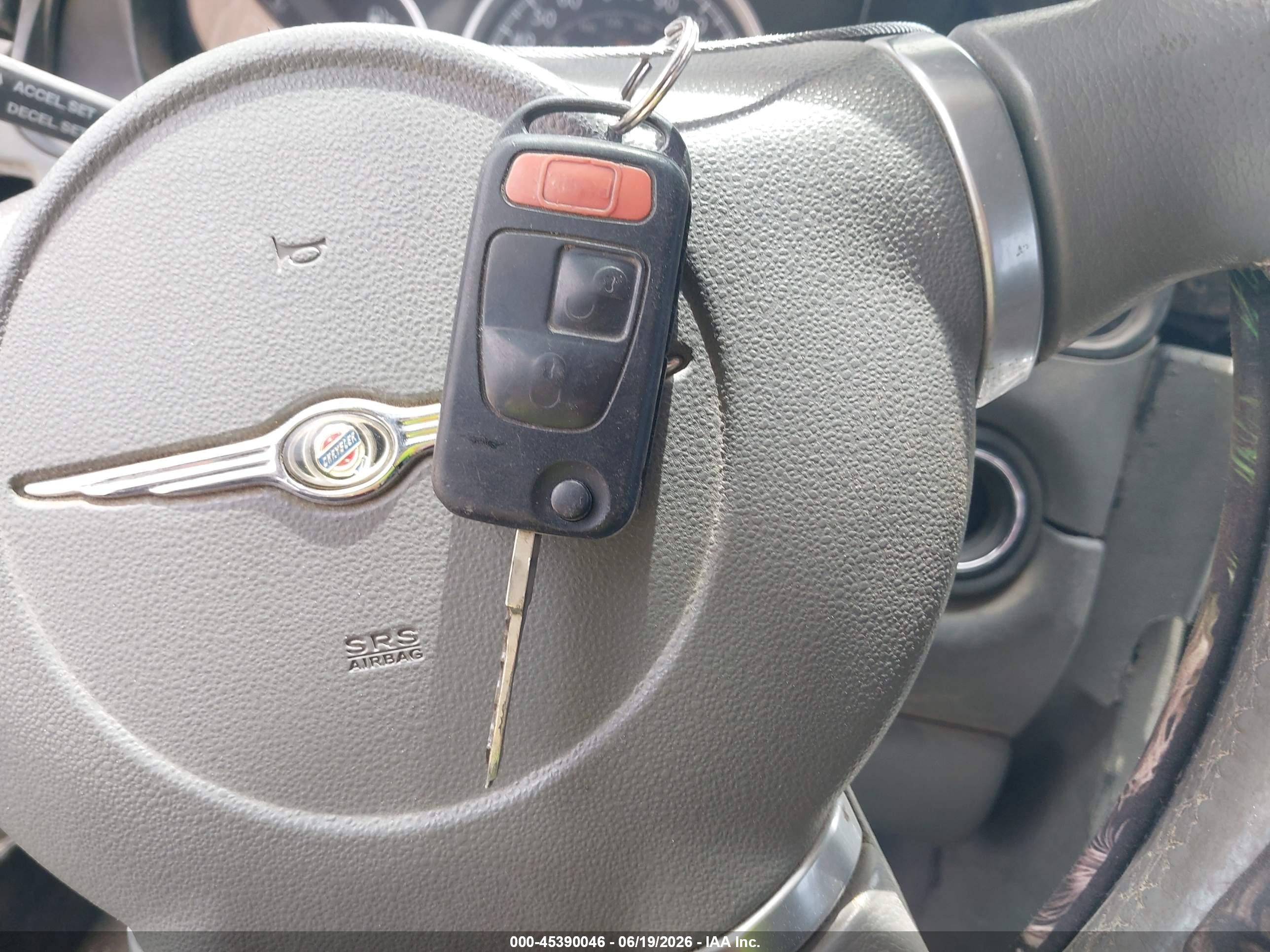 2004 Chrysler Crossfire   White vin: 1C3AN69L84X004532