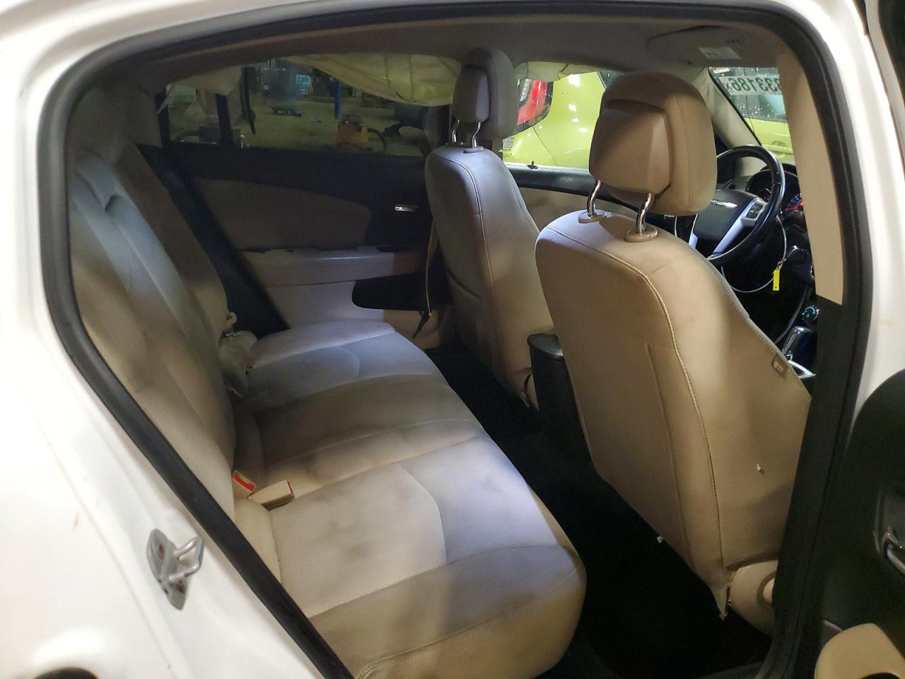 2011 Chrysler 200 Touring White vin: 1C3BC1FB2BN549627