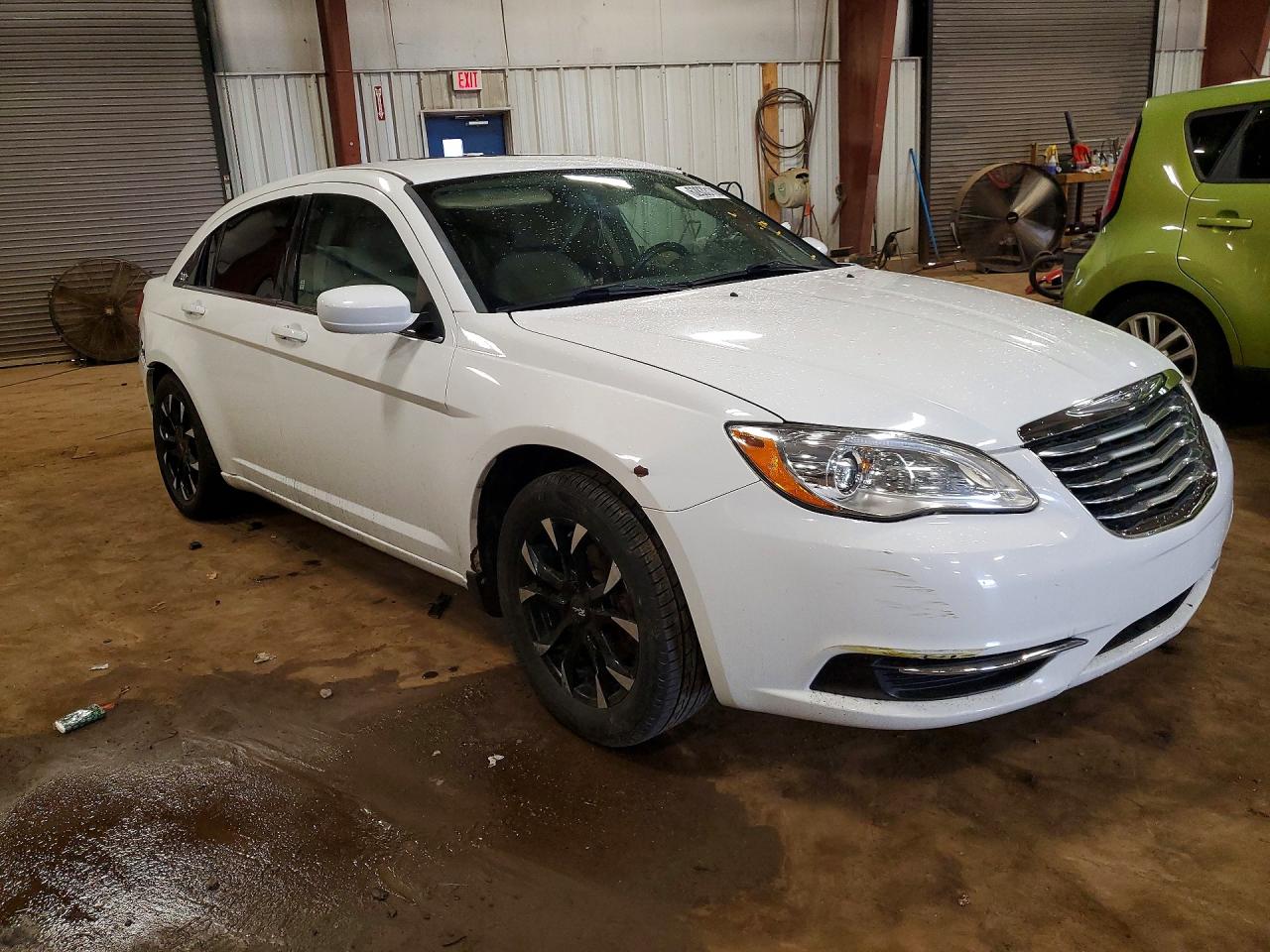 2011 Chrysler 200 Touring White vin: 1C3BC1FB2BN549627