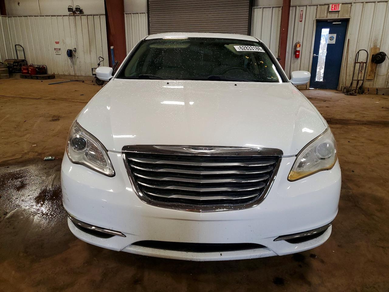 2011 Chrysler 200 Touring White vin: 1C3BC1FB2BN549627