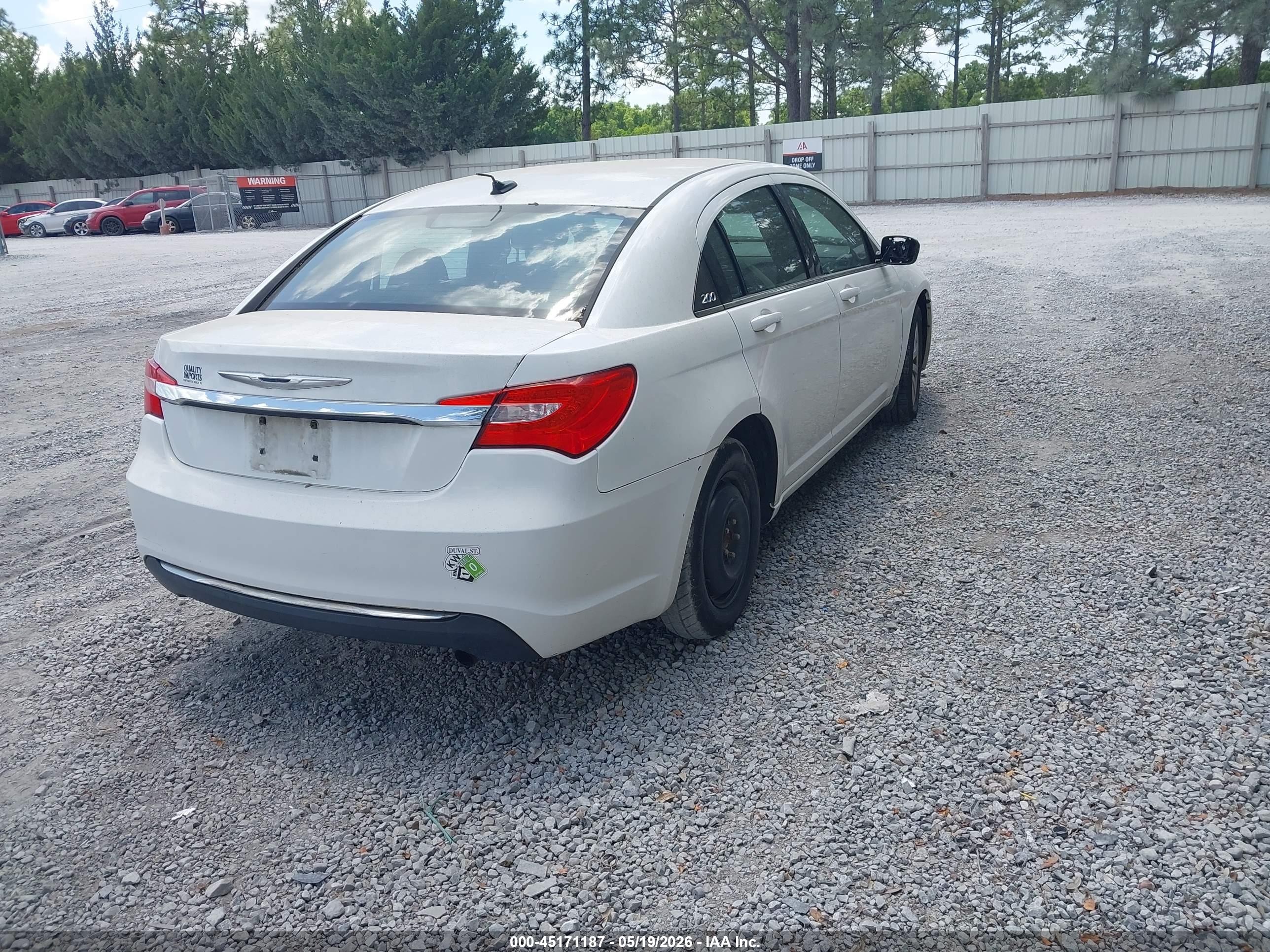 2011 Chrysler 200 Touring Белый vin: 1C3BC1FB2BN576097