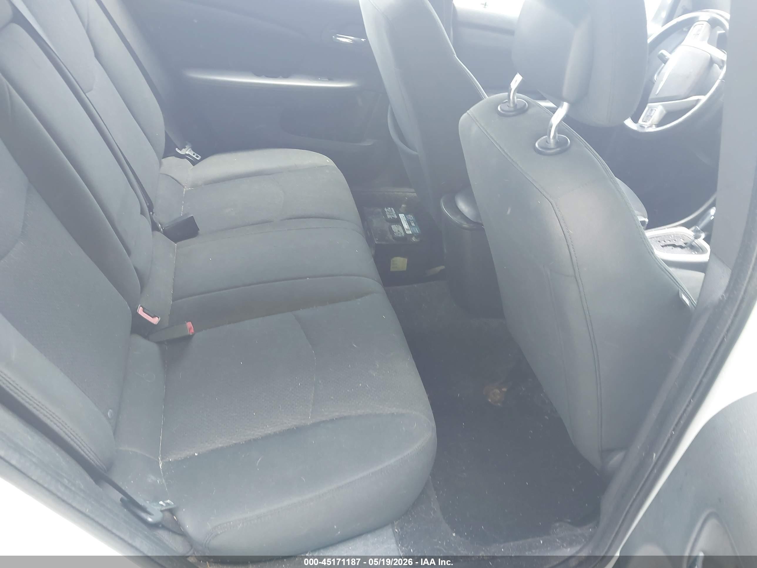 2011 Chrysler 200 Touring Белый vin: 1C3BC1FB2BN576097