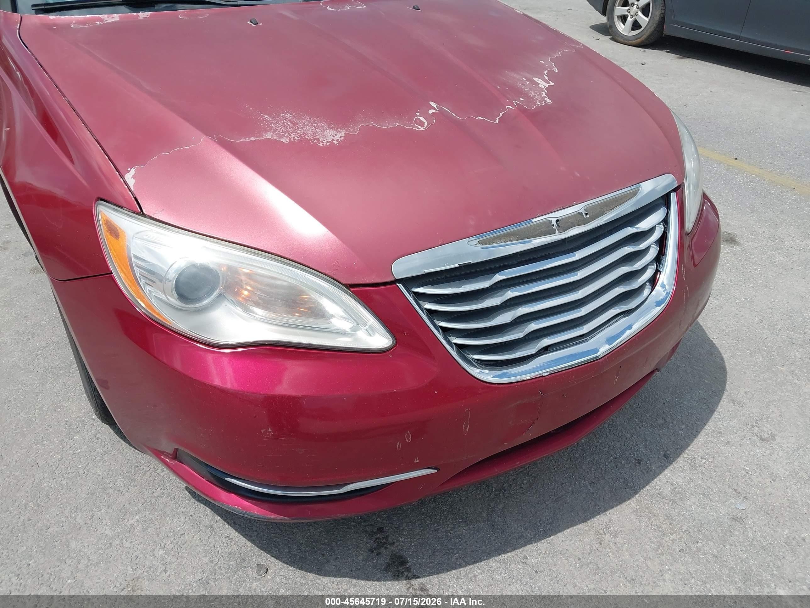 2011 Chrysler 200 Touring Red vin: 1C3BC1FB3BN580028