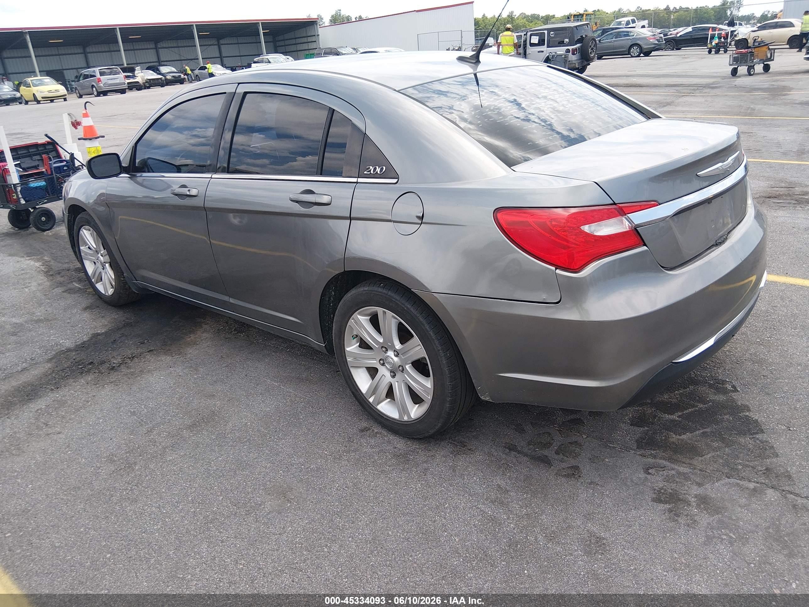 2011 Chrysler 200 Touring Silver vin: 1C3BC1FB6BN614074