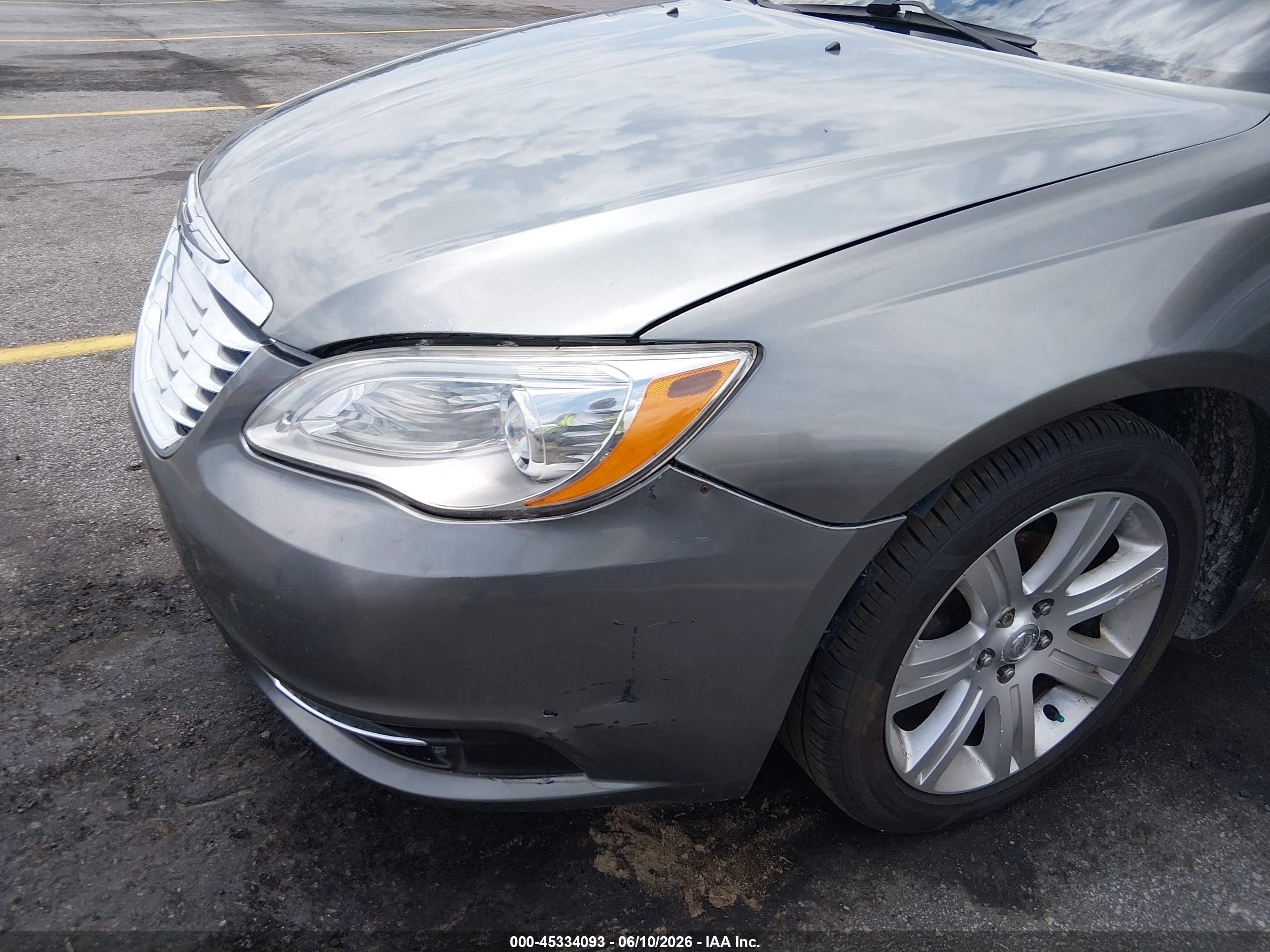 2011 Chrysler 200 Touring Silver vin: 1C3BC1FB6BN614074