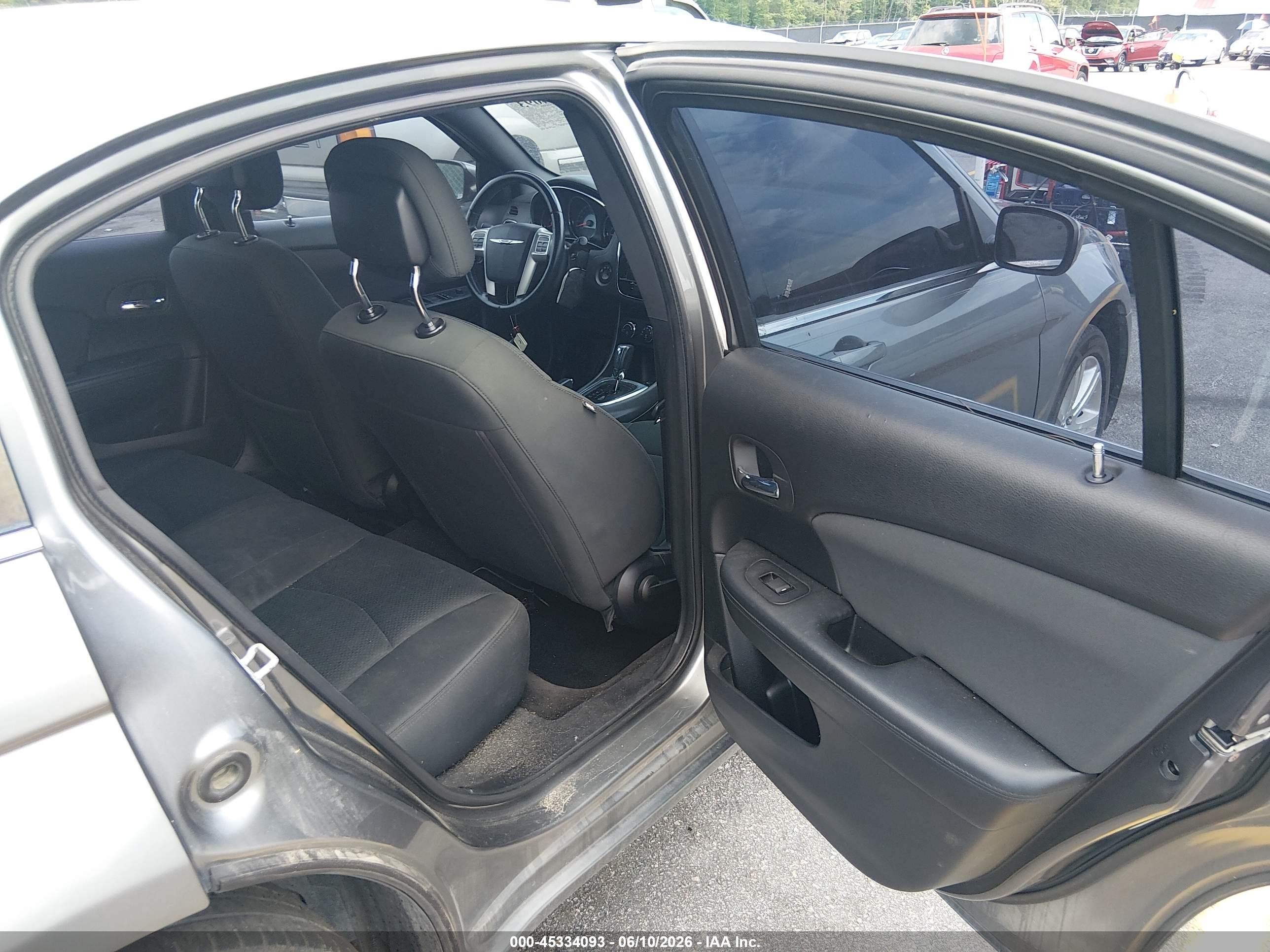 2011 Chrysler 200 Touring Silver vin: 1C3BC1FB6BN614074