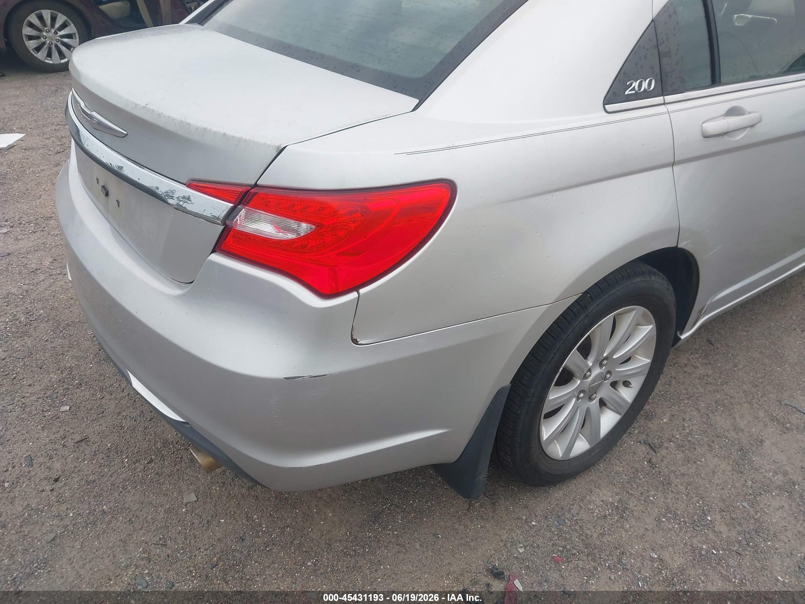 2011 Chrysler 200 Touring Silver vin: 1C3BC1FB9BN569230