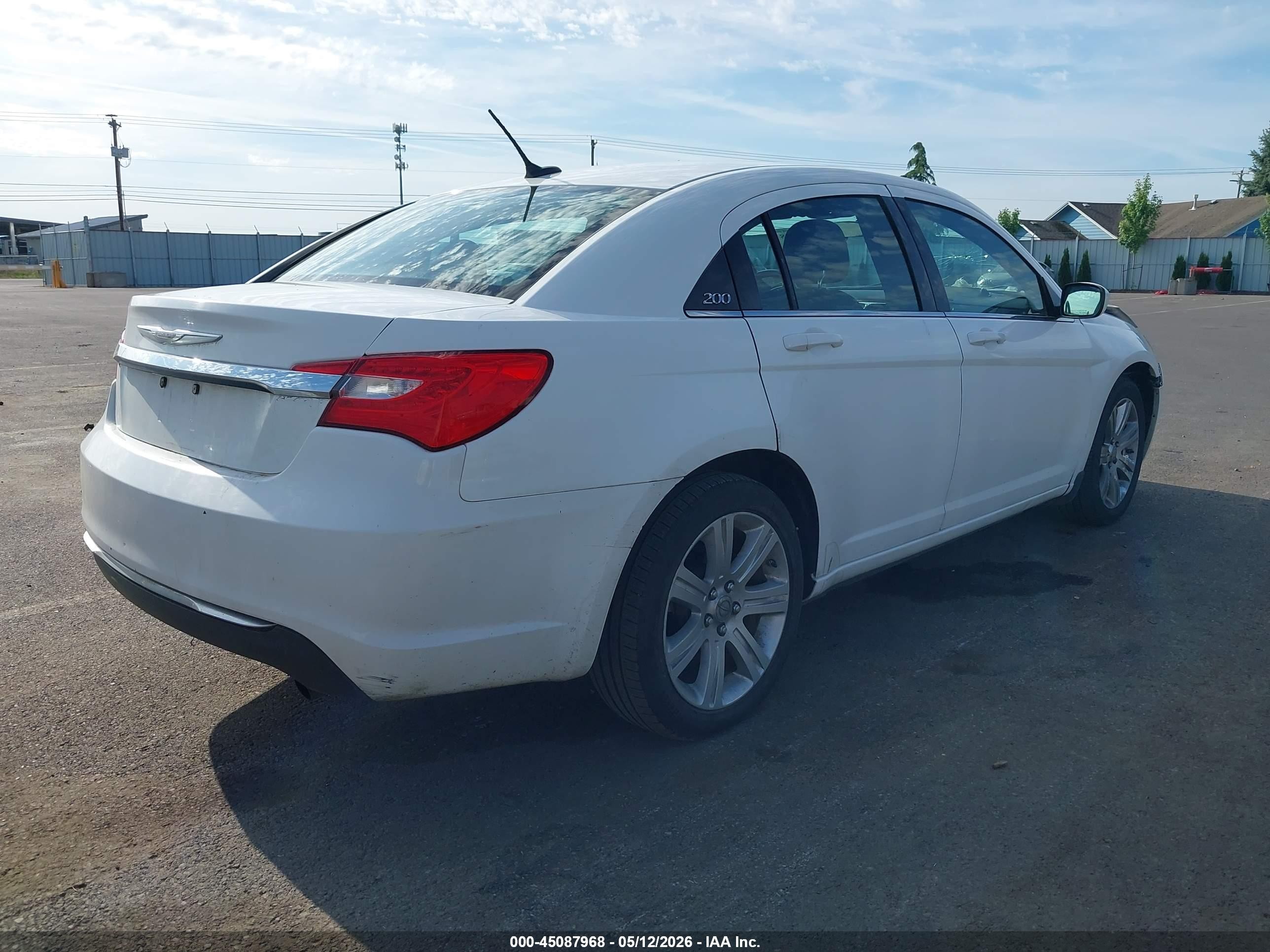 2011 Chrysler 200 Touring White vin: 1C3BC1FB9BN626428