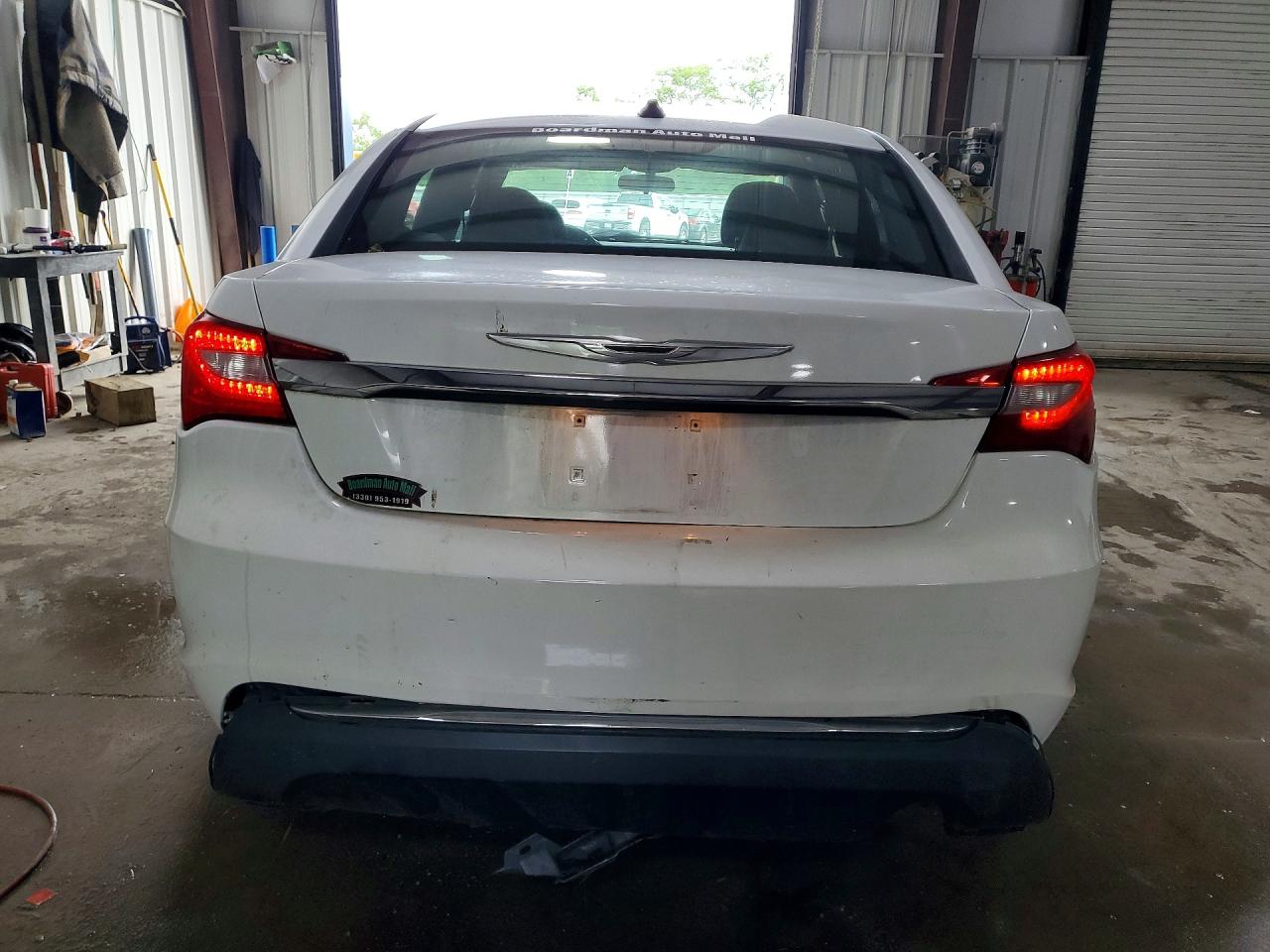 2011 Chrysler 200 Touring White vin: 1C3BC1FBXBN623473