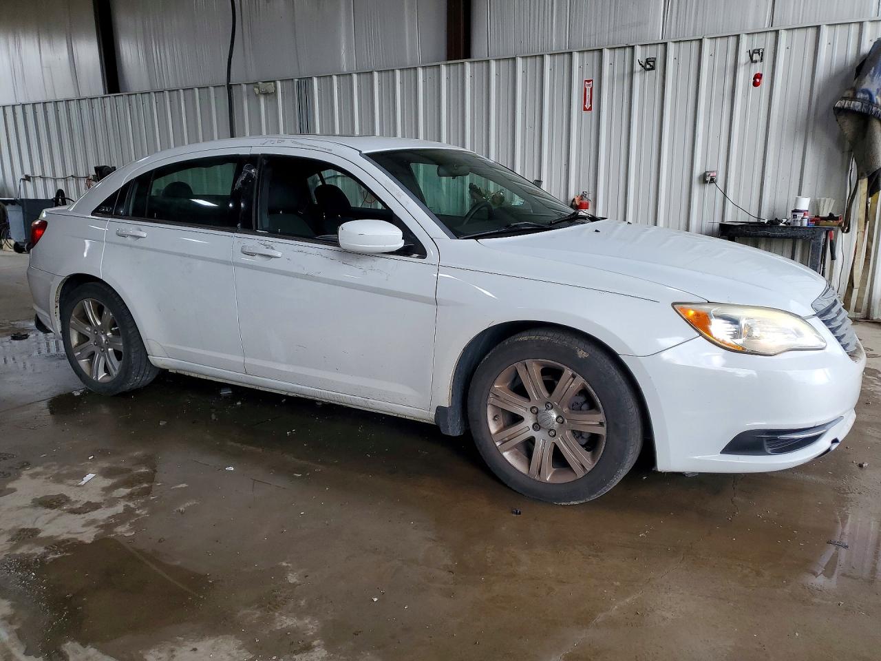 2011 Chrysler 200 Touring White vin: 1C3BC1FBXBN623473