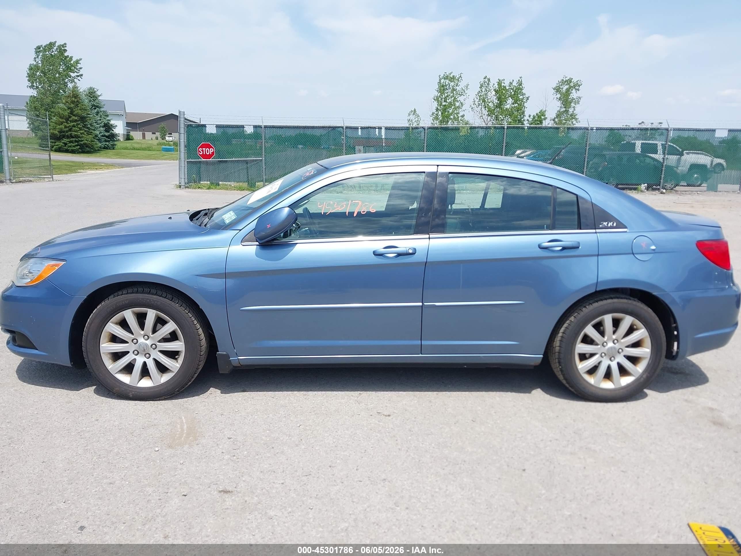 2011 Chrysler 200 Touring Blue vin: 1C3BC1FG4BN577425