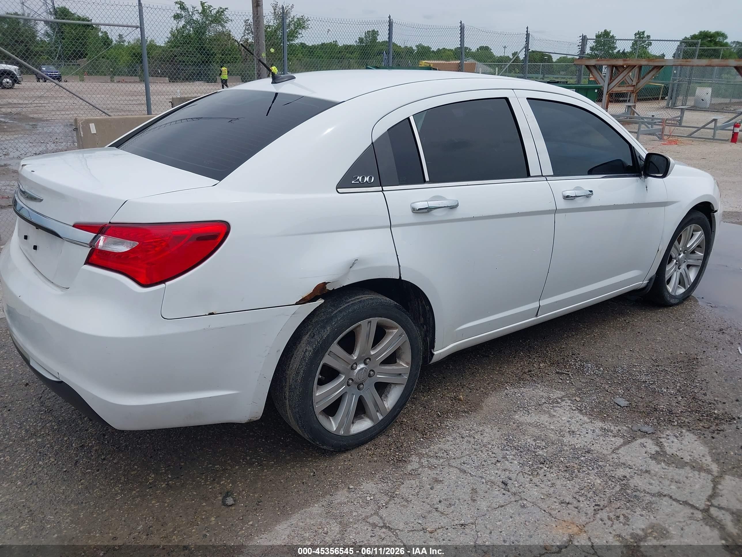 2011 Chrysler 200 Touring Белый vin: 1C3BC1FG5BN614157