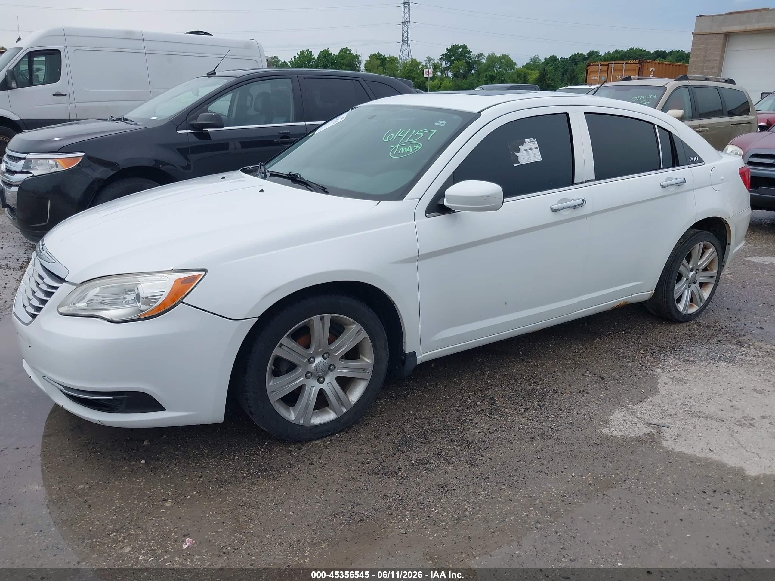 2011 Chrysler 200 Touring Белый vin: 1C3BC1FG5BN614157