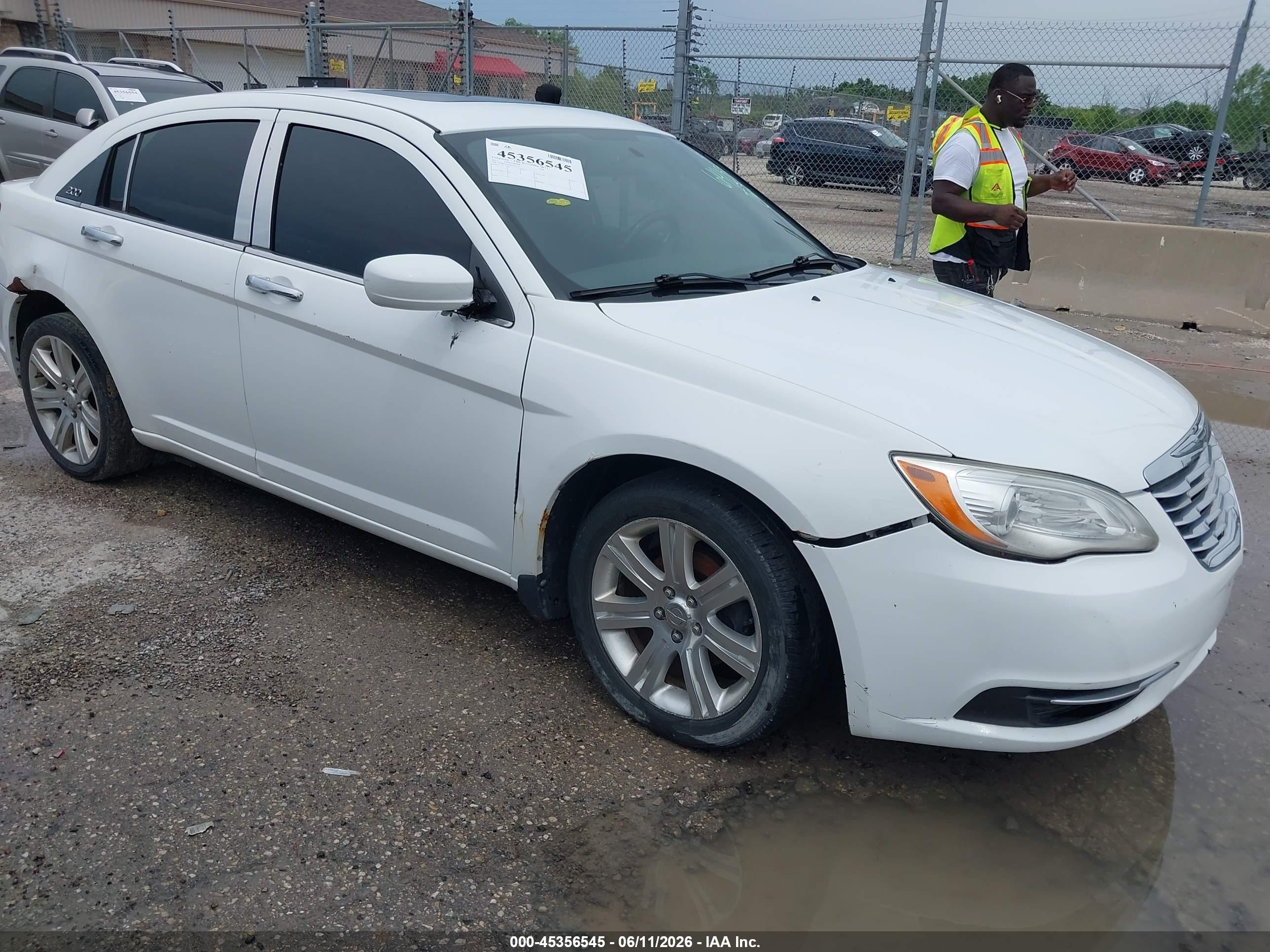 2011 Chrysler 200 Touring Белый vin: 1C3BC1FG5BN614157