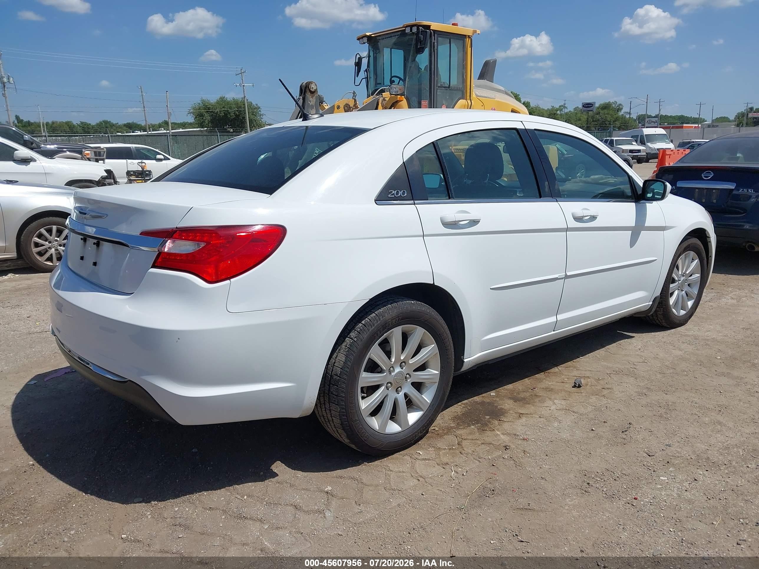 2011 Chrysler 200 Touring Белый vin: 1C3BC1FGXBN553193