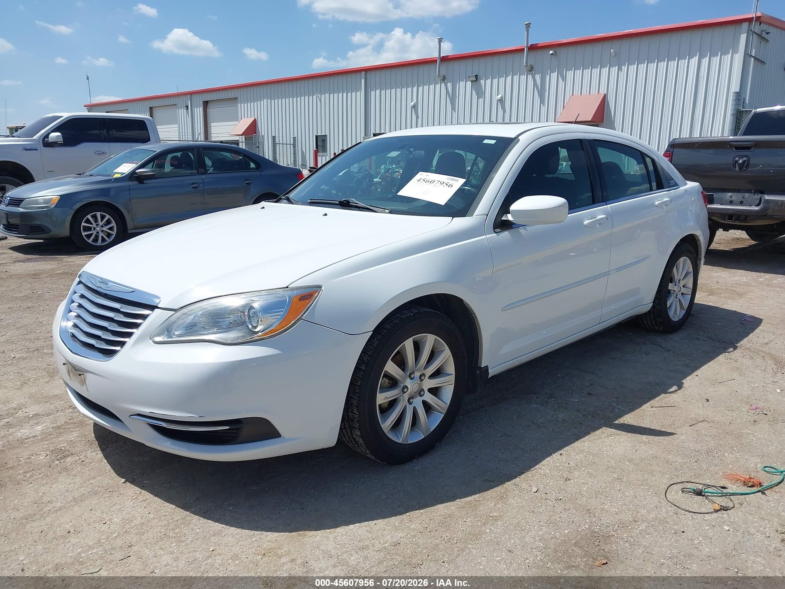 2011 Chrysler 200 Touring Белый vin: 1C3BC1FGXBN553193