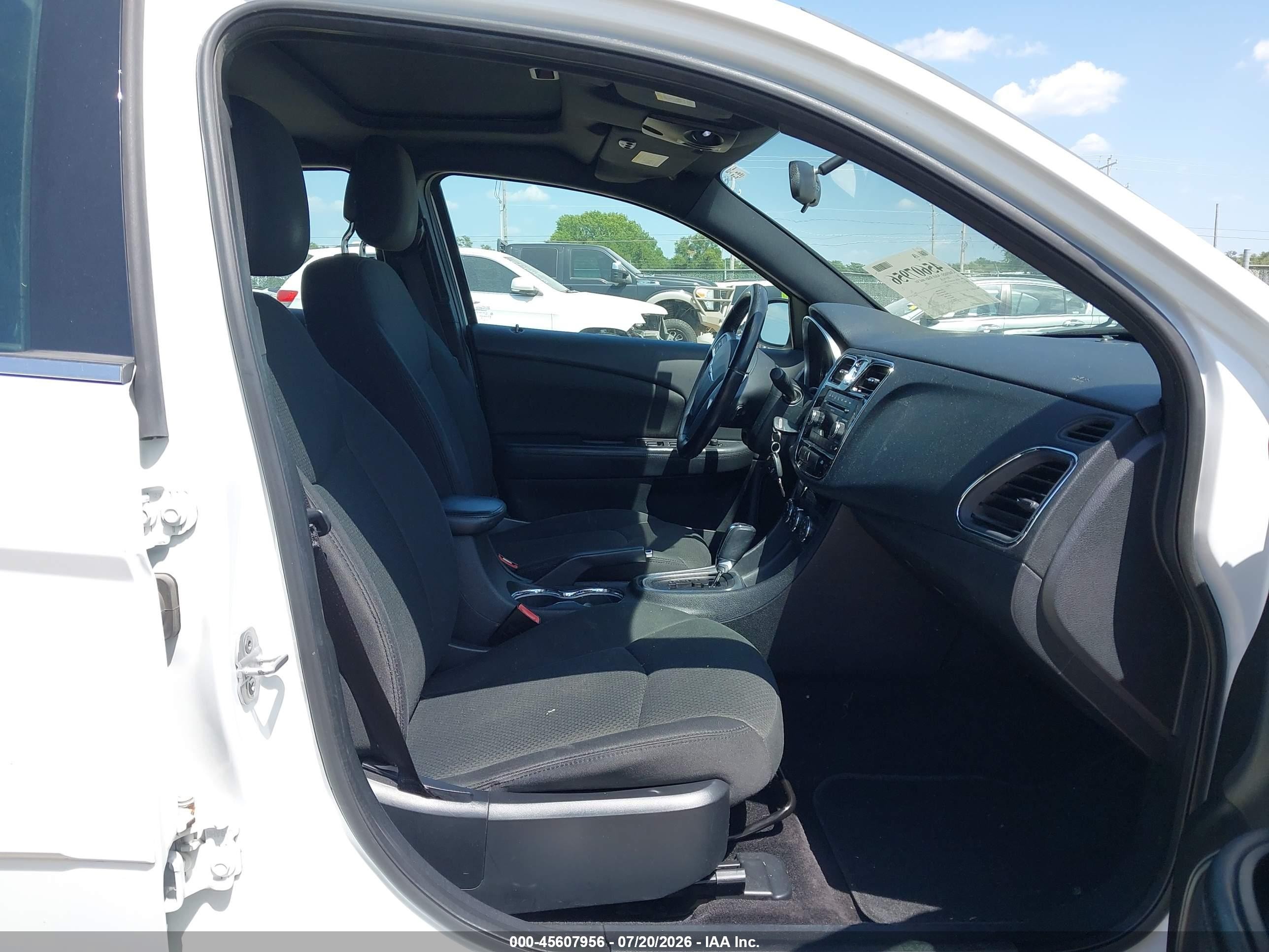 2011 Chrysler 200 Touring Белый vin: 1C3BC1FGXBN553193