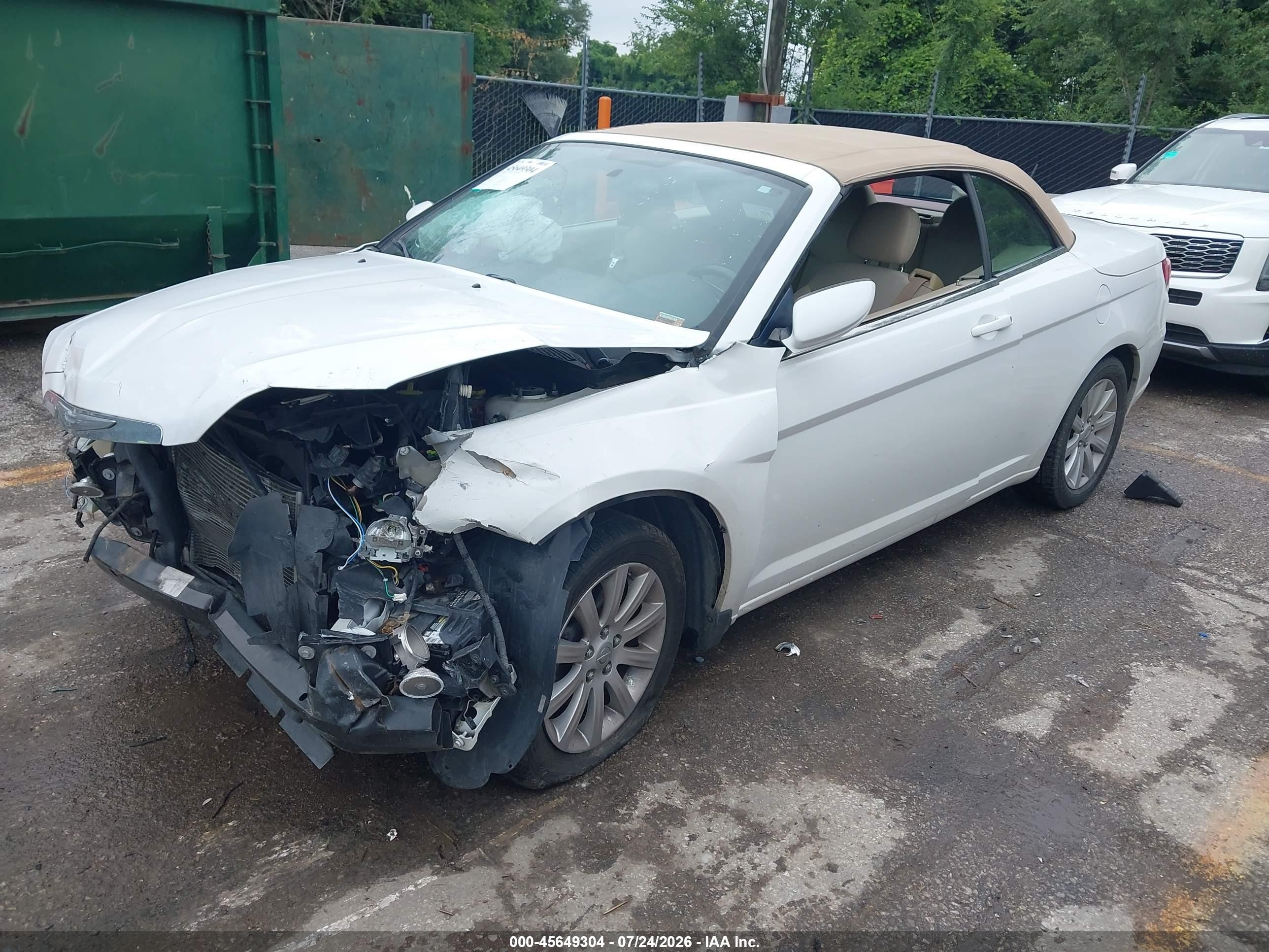 2011 Chrysler 200 Touring White vin: 1C3BC2EB0BN549777