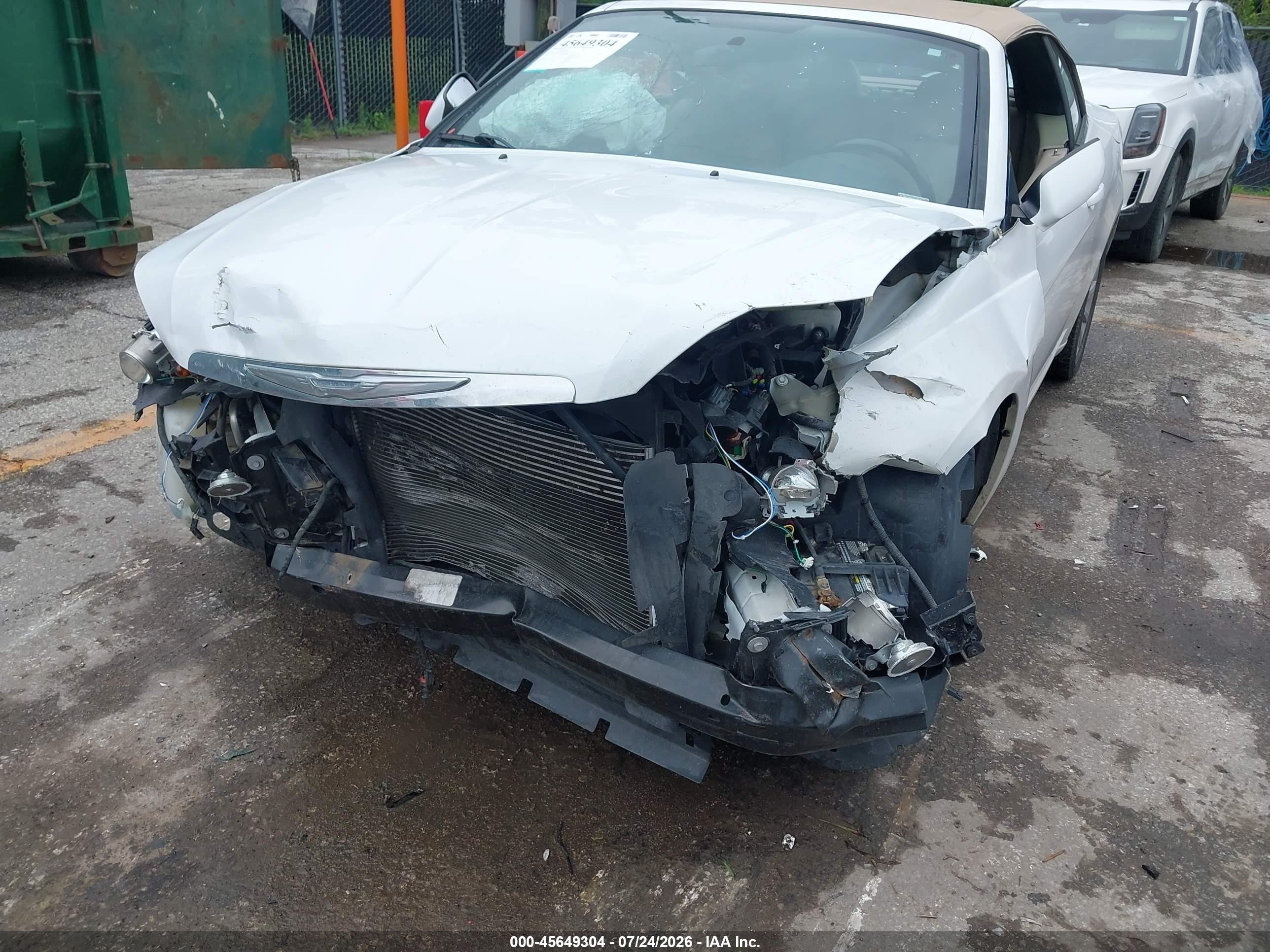 2011 Chrysler 200 Touring White vin: 1C3BC2EB0BN549777
