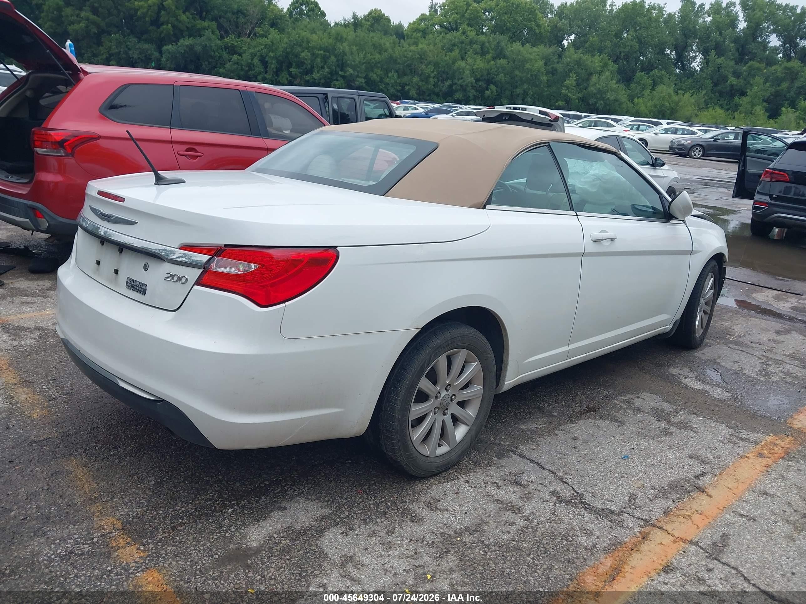 2011 Chrysler 200 Touring White vin: 1C3BC2EB0BN549777