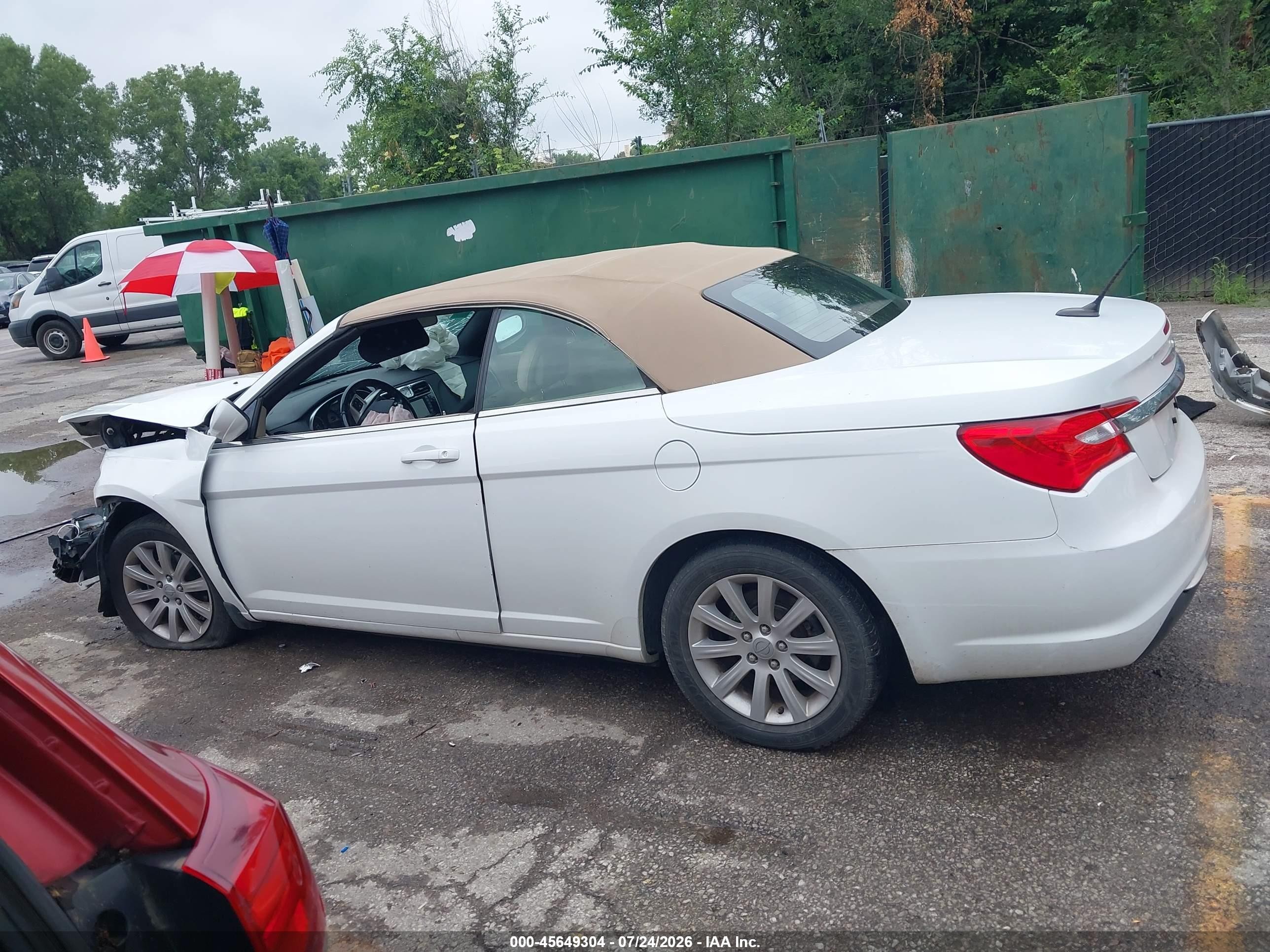 2011 Chrysler 200 Touring White vin: 1C3BC2EB0BN549777