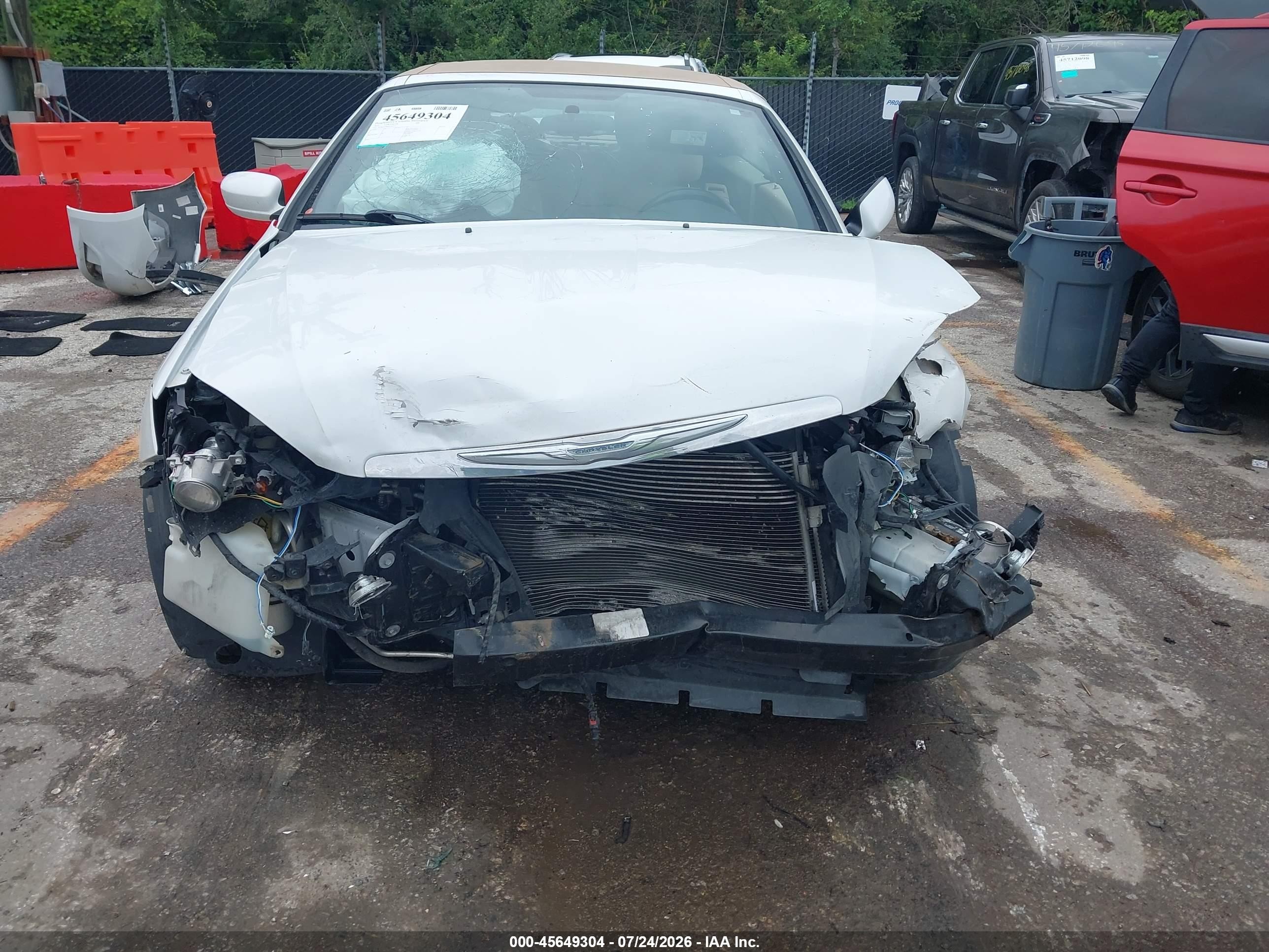 2011 Chrysler 200 Touring White vin: 1C3BC2EB0BN549777