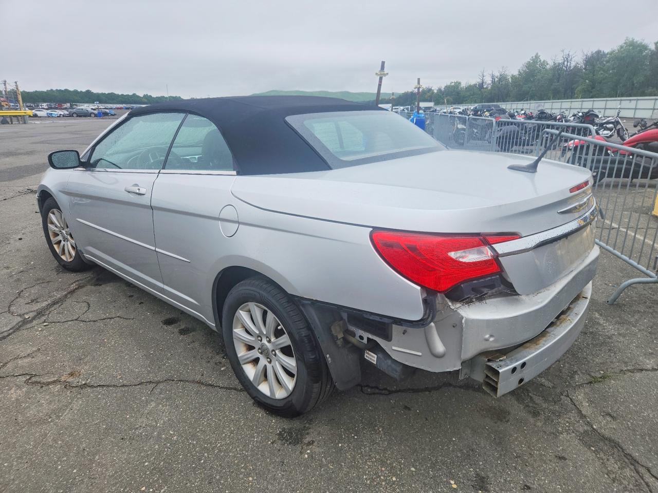 2011 Chrysler 200 Touring Silver vin: 1C3BC2EB3BN589299