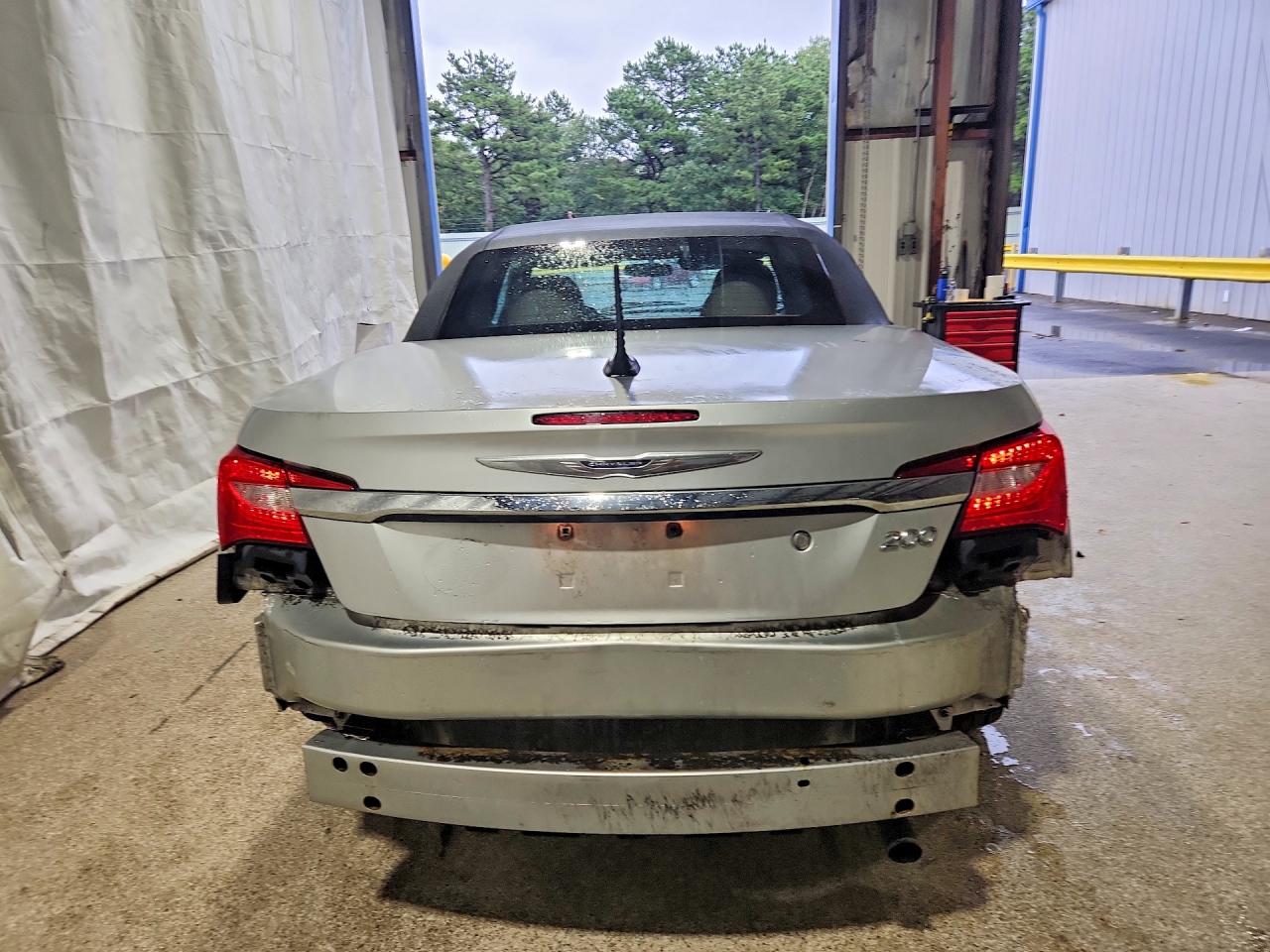 2011 Chrysler 200 Touring Silver vin: 1C3BC2EB3BN589299