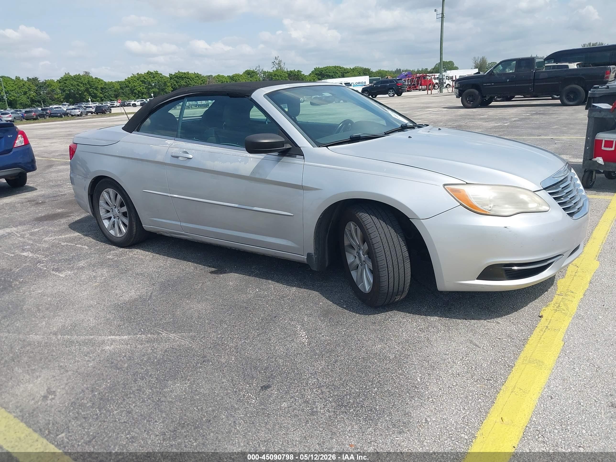 2011 Chrysler 200 Touring Silver vin: 1C3BC2EG0BN537611