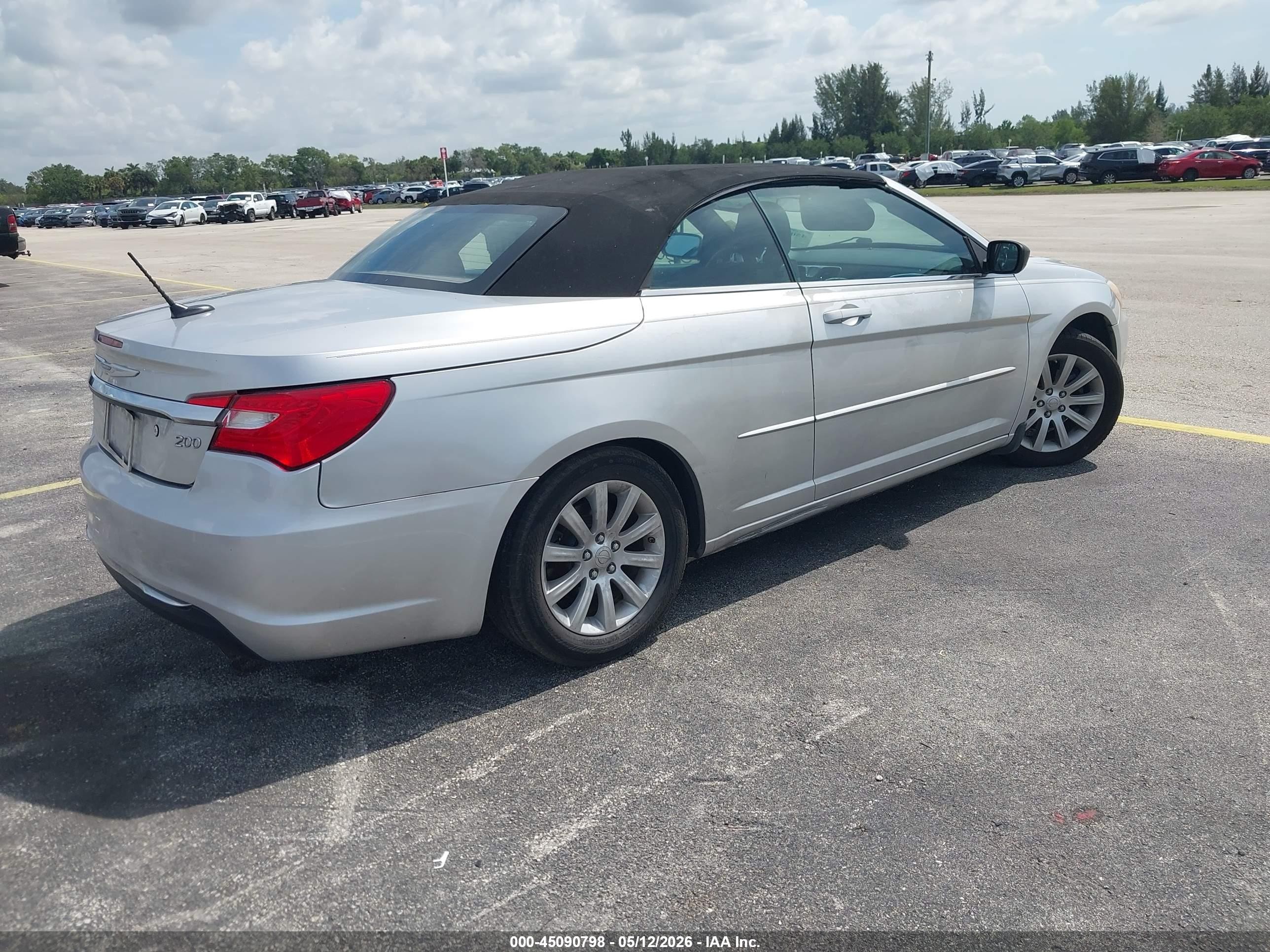 2011 Chrysler 200 Touring Silver vin: 1C3BC2EG0BN537611