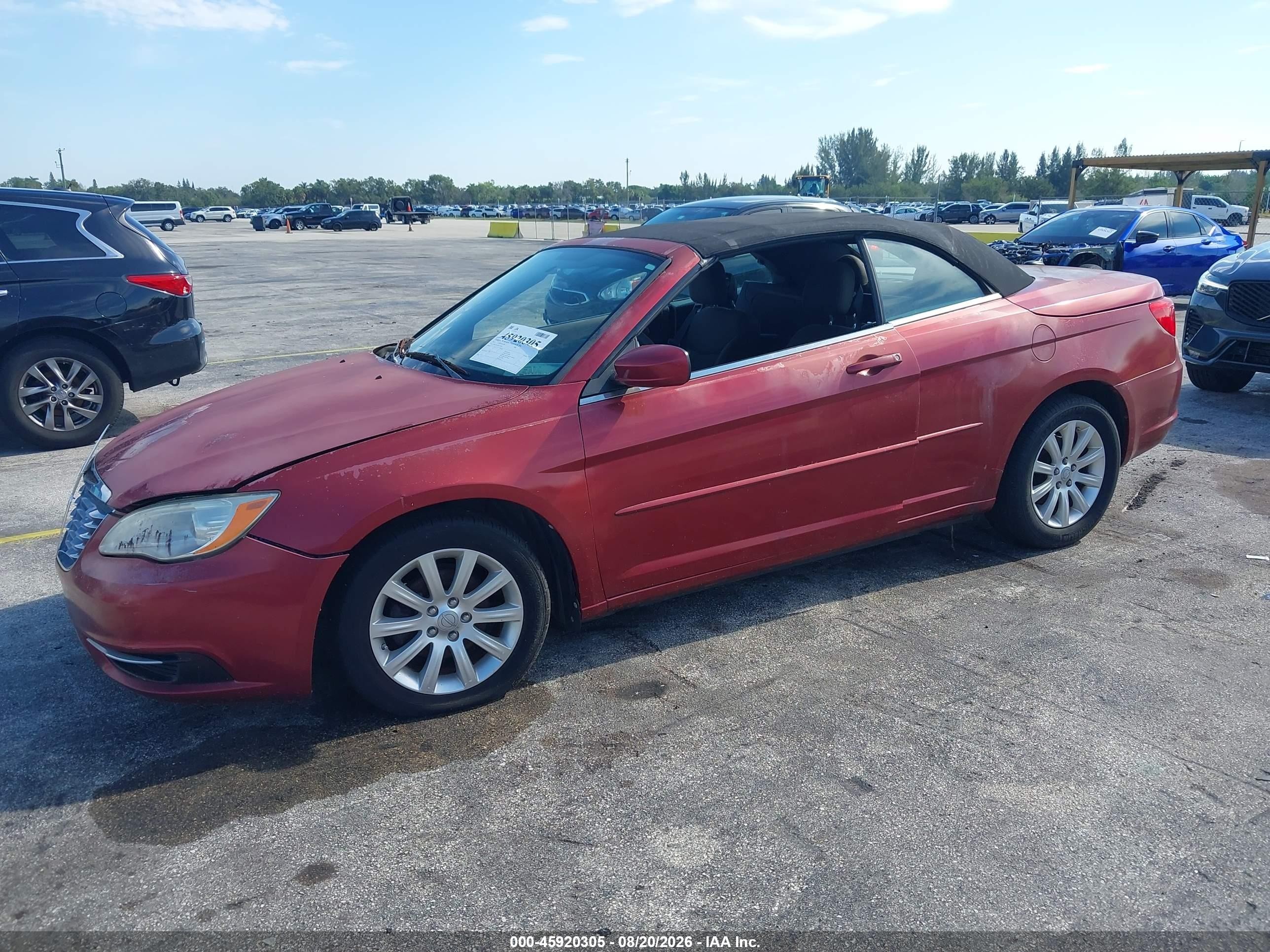 2011 Chrysler 200 Touring Red vin: 1C3BC2EG3BN537649