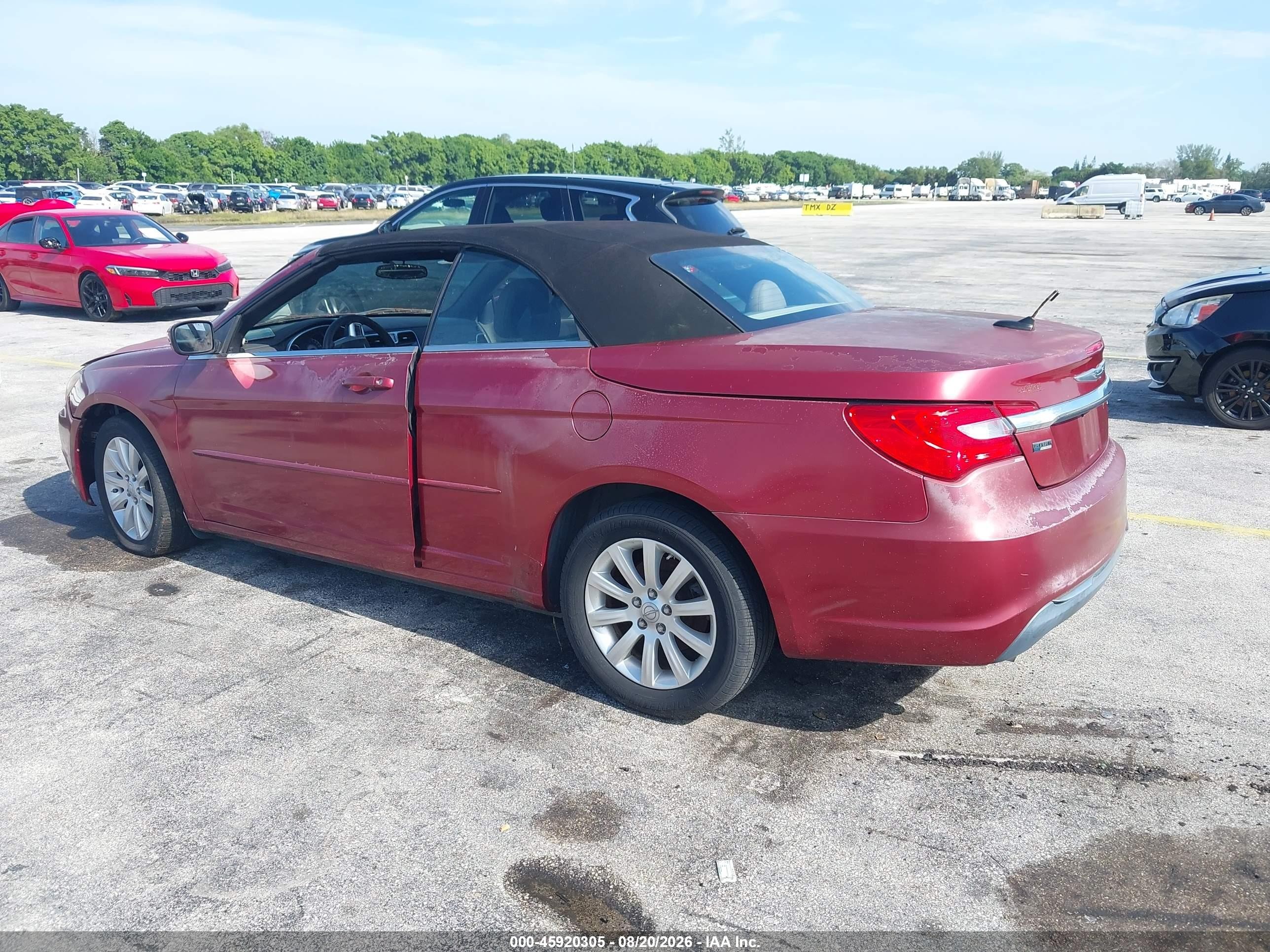 2011 Chrysler 200 Touring Red vin: 1C3BC2EG3BN537649