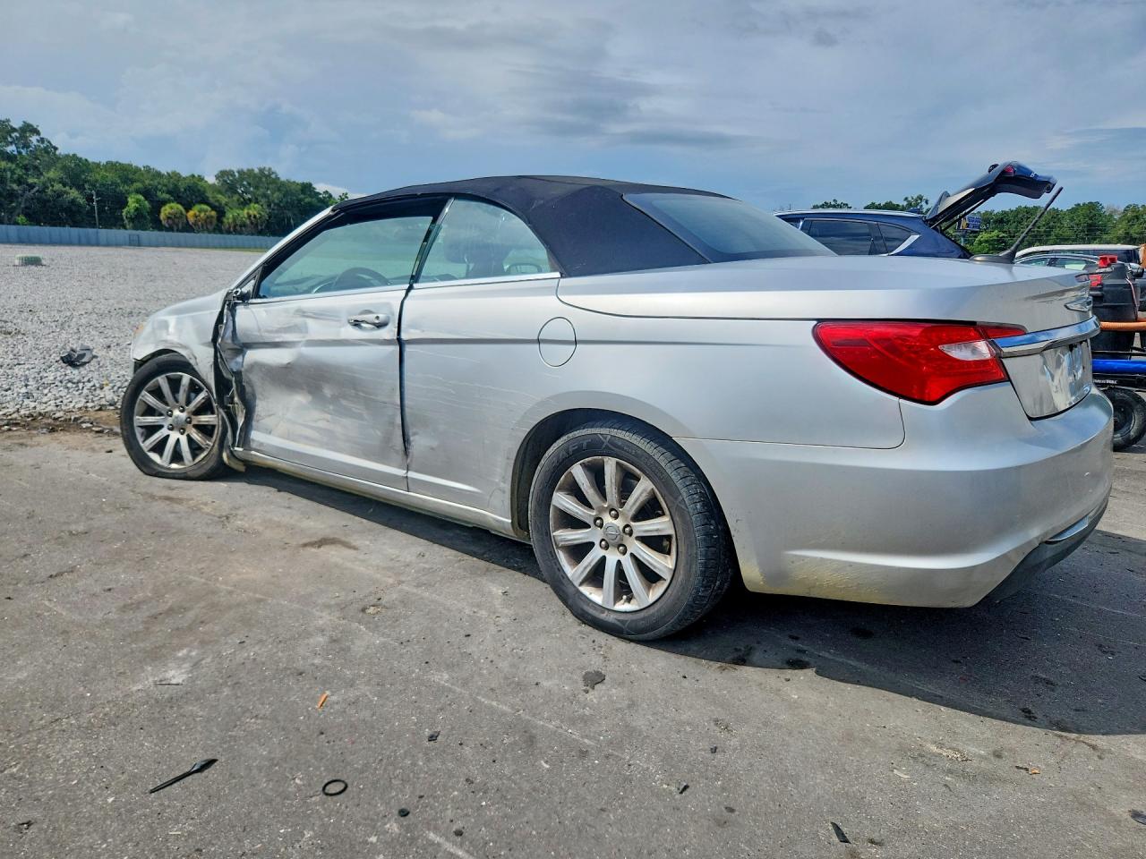 2011 Chrysler 200 Touring Серебряный vin: 1C3BC2EG3BN577908
