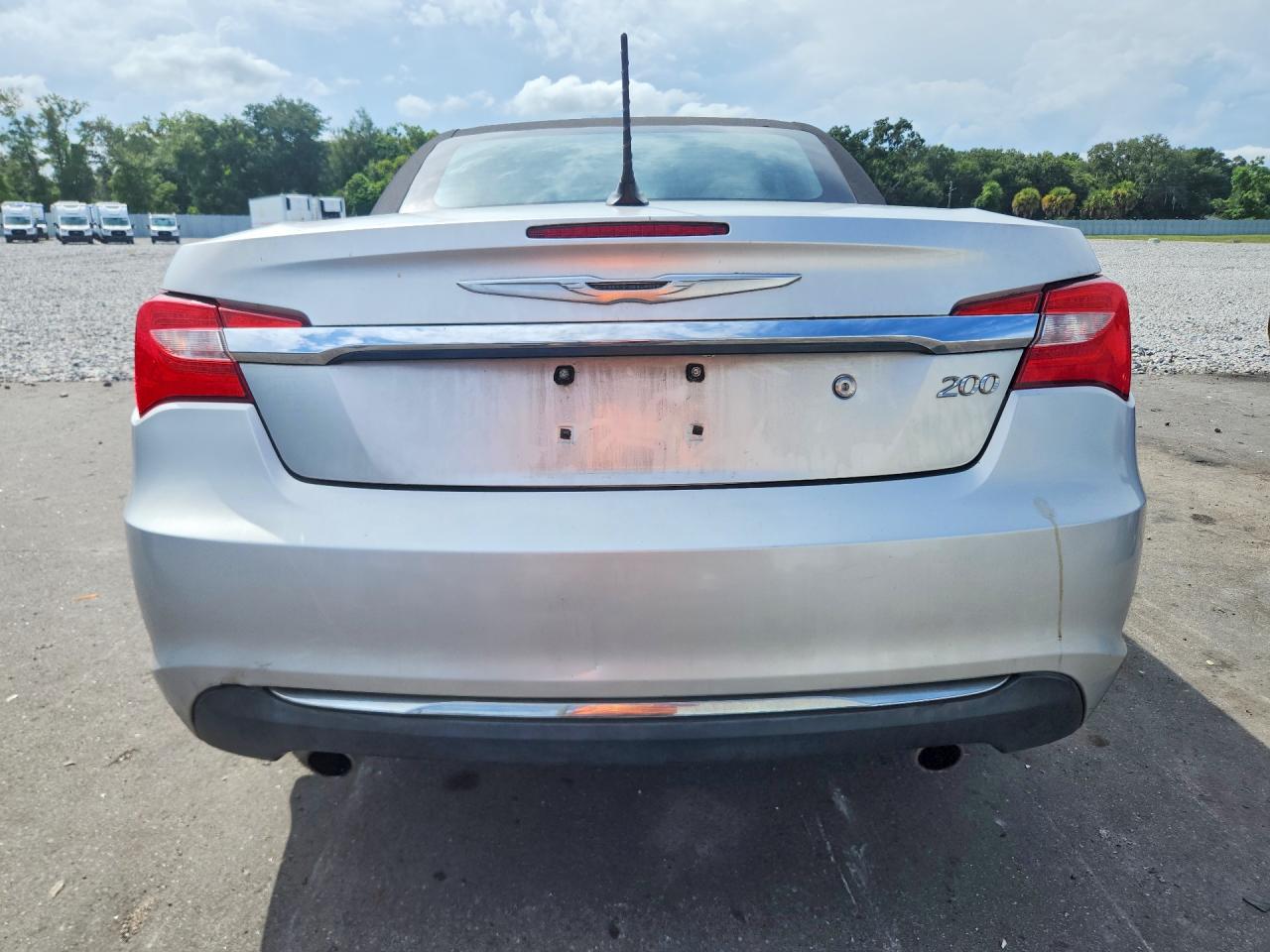 2011 Chrysler 200 Touring Серебряный vin: 1C3BC2EG3BN577908