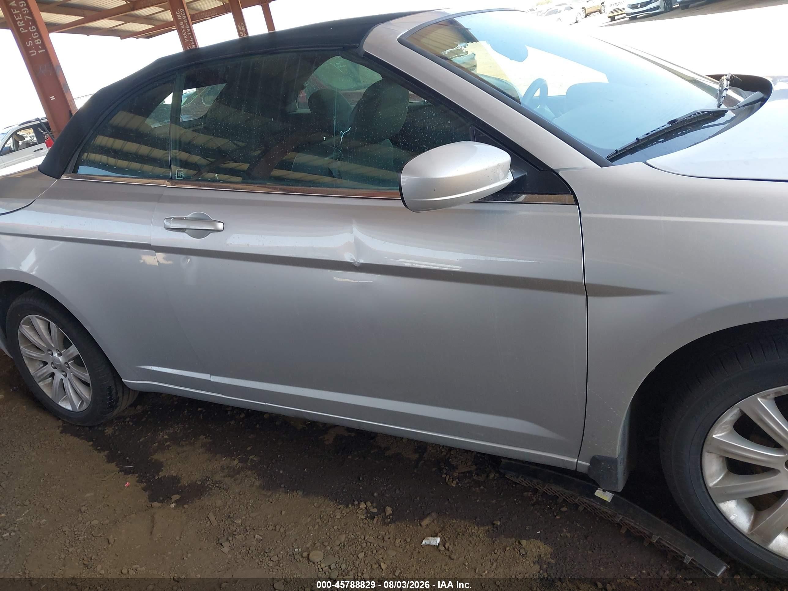 2011 Chrysler 200 Touring Silver vin: 1C3BC2EG4BN620488