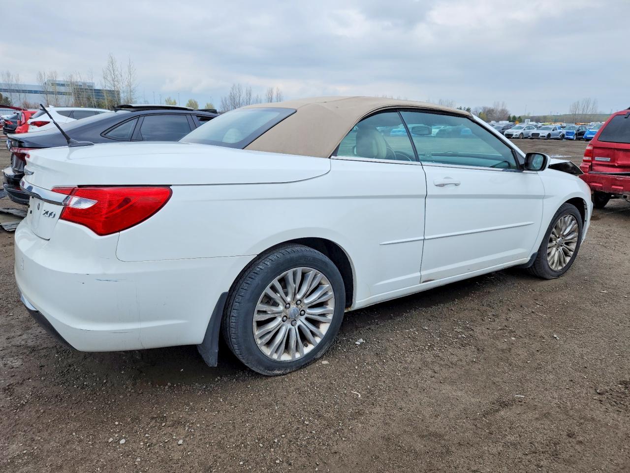 2011 Chrysler 200 Touring White vin: 1C3BC2EG5BN549687